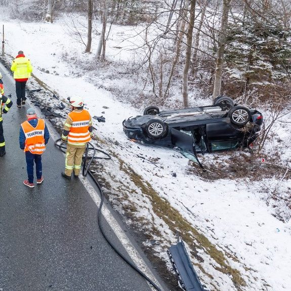 Ein Auto überschlug sich