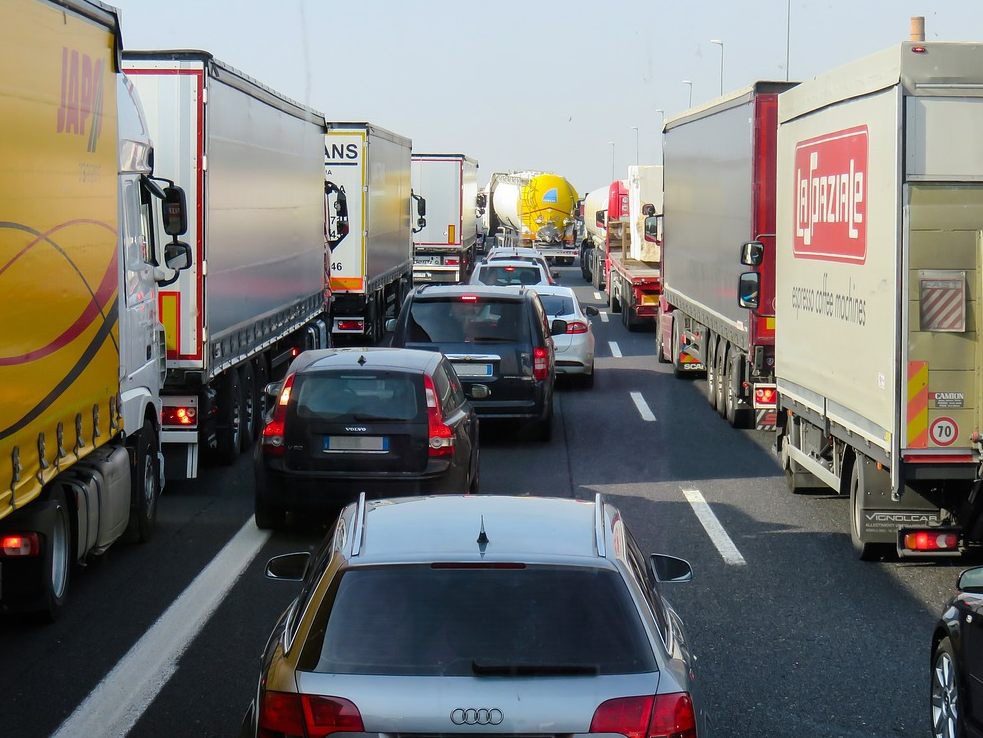 Ein Lkw-Unfall sorgte für Stau auf der Wiener A23. Ein Lkw-Unfall sorgte für Stau auf der Wiener A23.