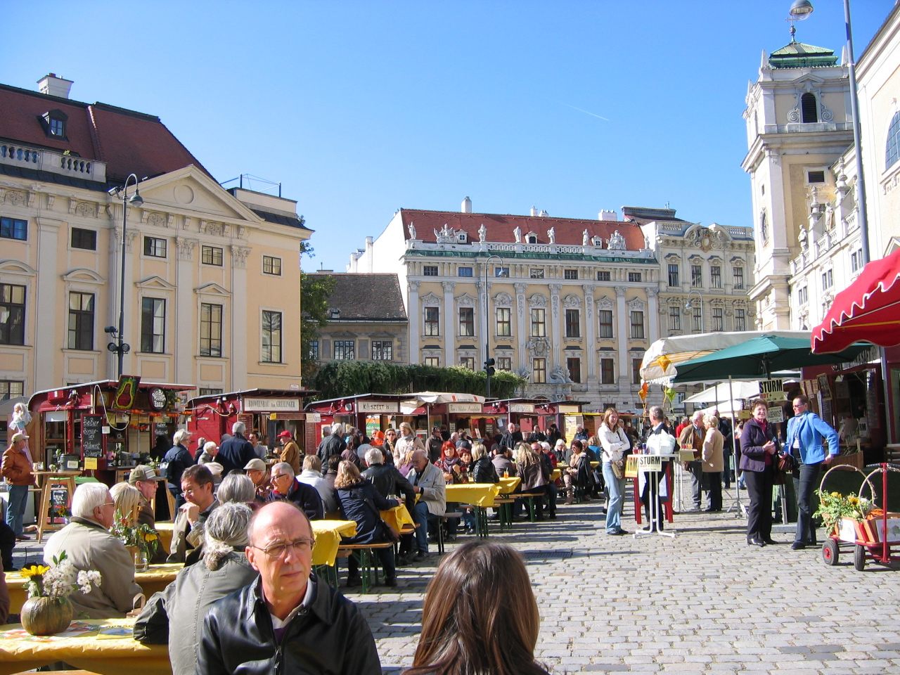 Der Biobauernmarkt auf der Wiener Freyung startet noch diese Woche in eine neue Saison.