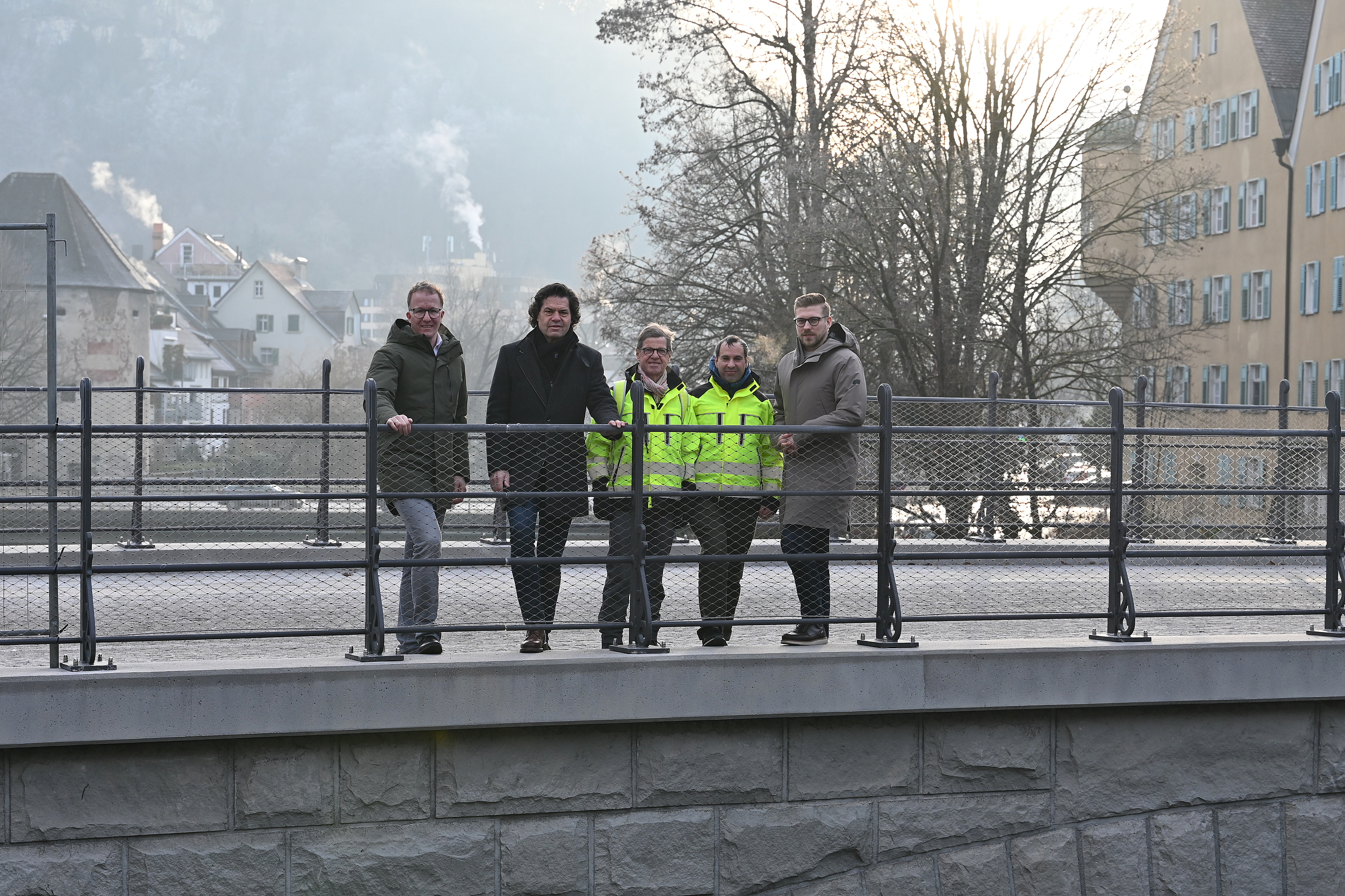 Landesrat Christian Gantner, Bürgermeister Manfred Rädler, Wolfgang Errath und Oriol Mollo Manonelles vom Wasserverband Ill-Walgau und STR Wolfgang Flach, Obmann des Wasserverbands Ill-Walgau. Landesrat Christian Gantner, Bürgermeister Manfred Rädler, Wolfgang Errath und Oriol Mollo Manonelles vom Wasserverband Ill-Walgau und STR Wolfgang Flach, Obmann des Wasserverbands Ill-Walgau.