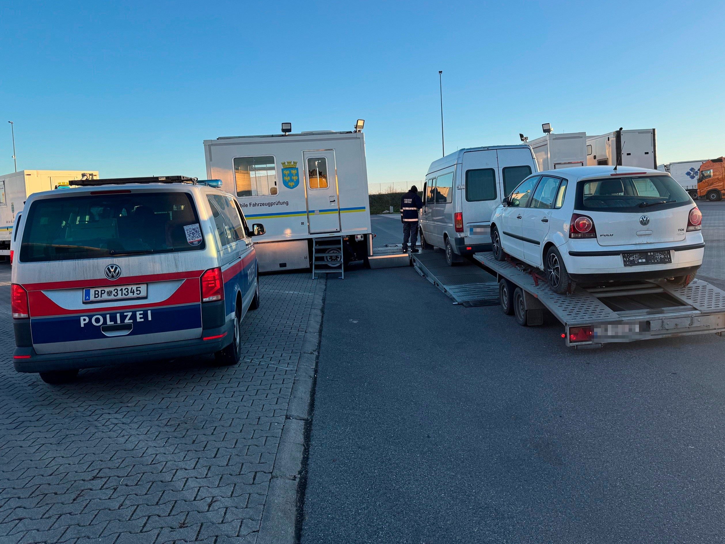 Der Pkw auf dem Anhänger war nicht gesichert.