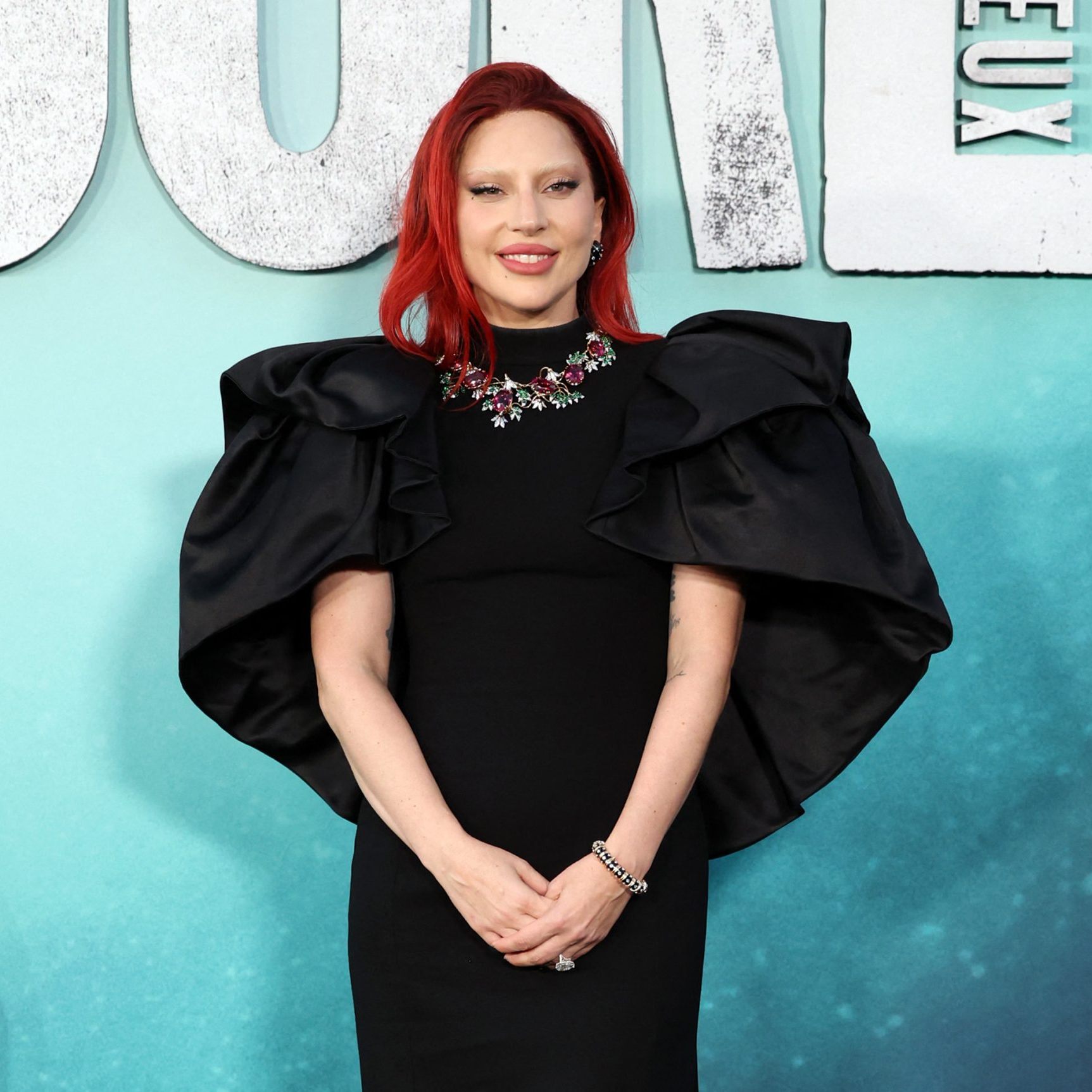 Lady Gaga kündigt das neue Album "Mayhem" für März an.