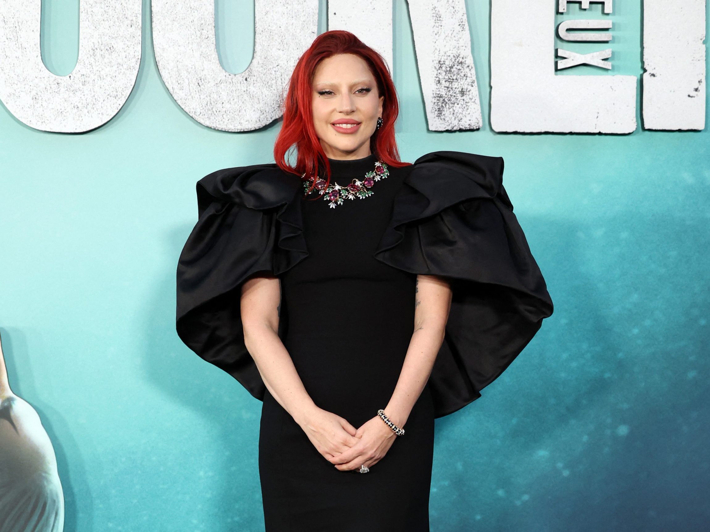 Lady Gaga kündigt das neue Album "Mayhem" für März an.