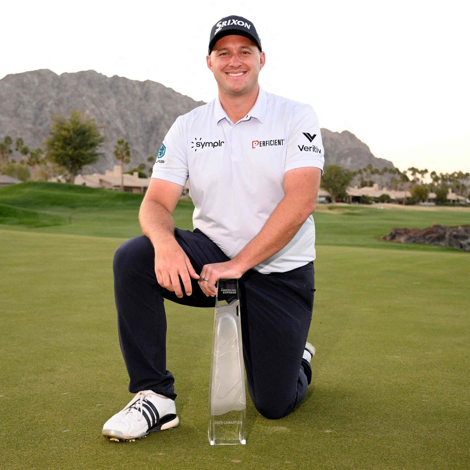 Straka mit seiner dritten PGA-Siegertrophäe.