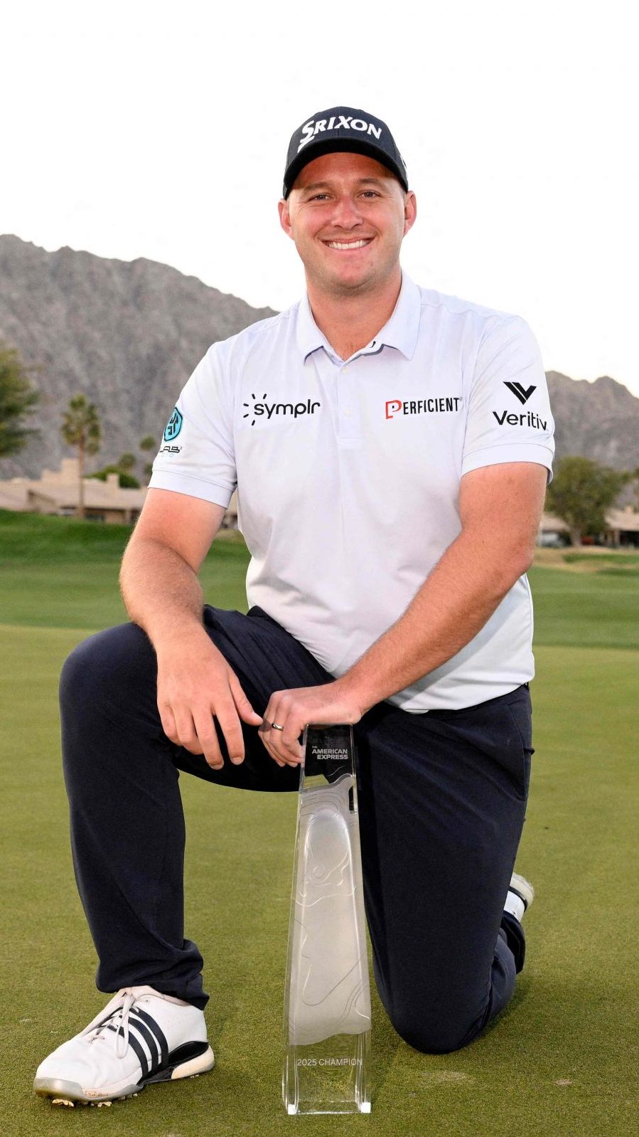 Straka mit seiner dritten PGA-Siegertrophäe.