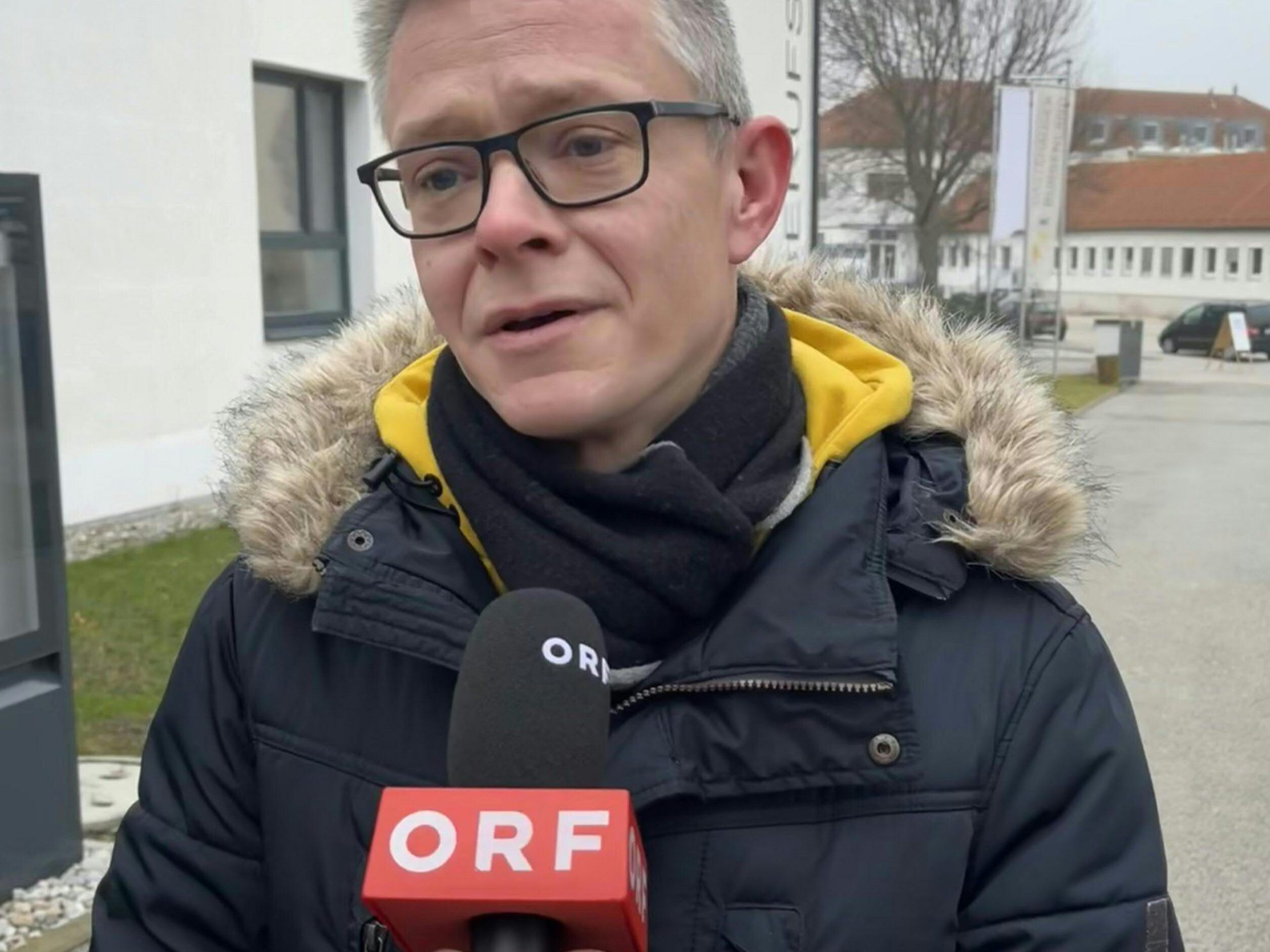 Molnar war bei der Stimmabgabe optimistisch. Molnar war bei der Stimmabgabe optimistisch.
