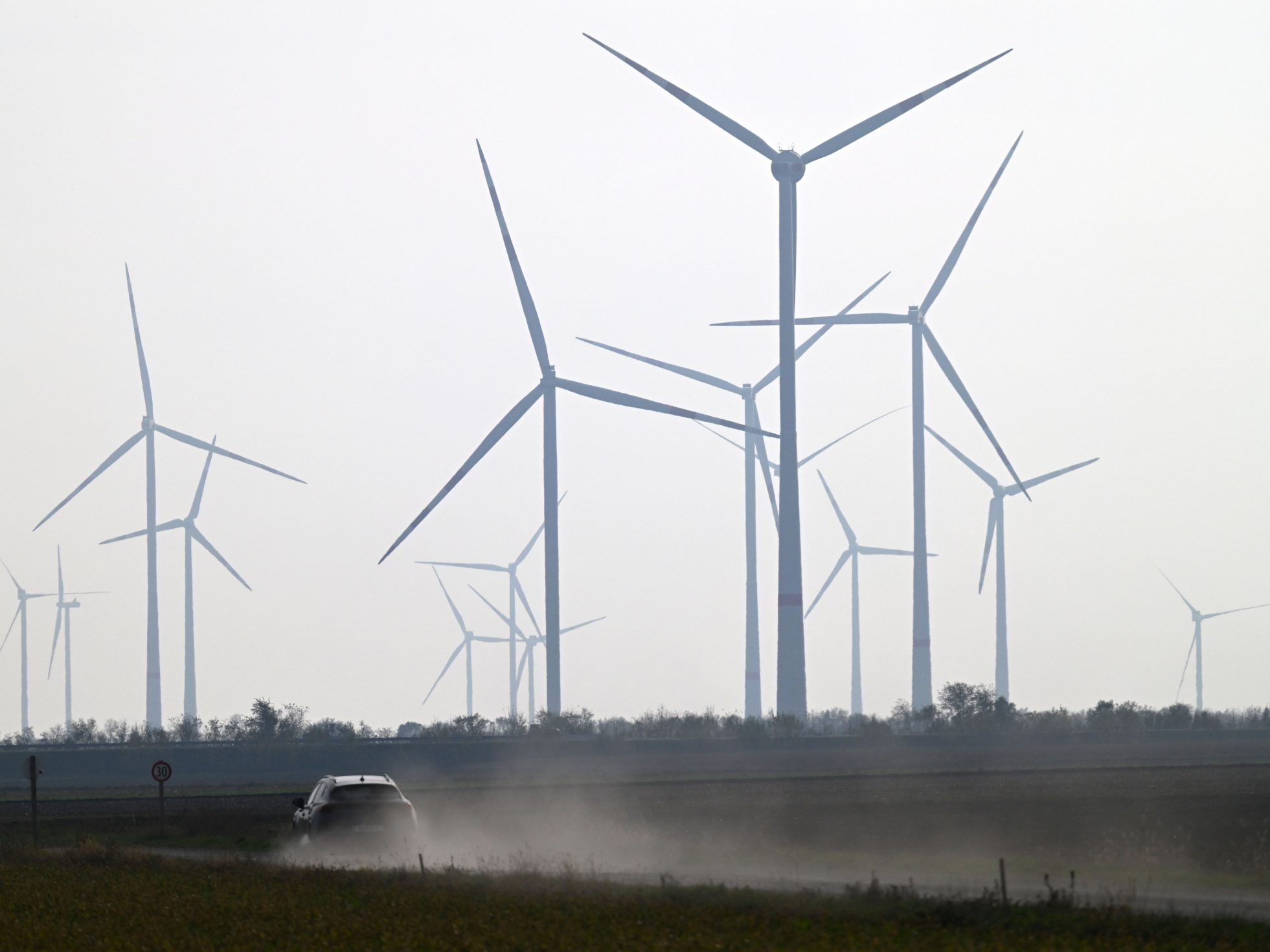 Die Akzeptanz von Windkraftprojekten ist gesunken. Die Akzeptanz von Windkraftprojekten ist gesunken.