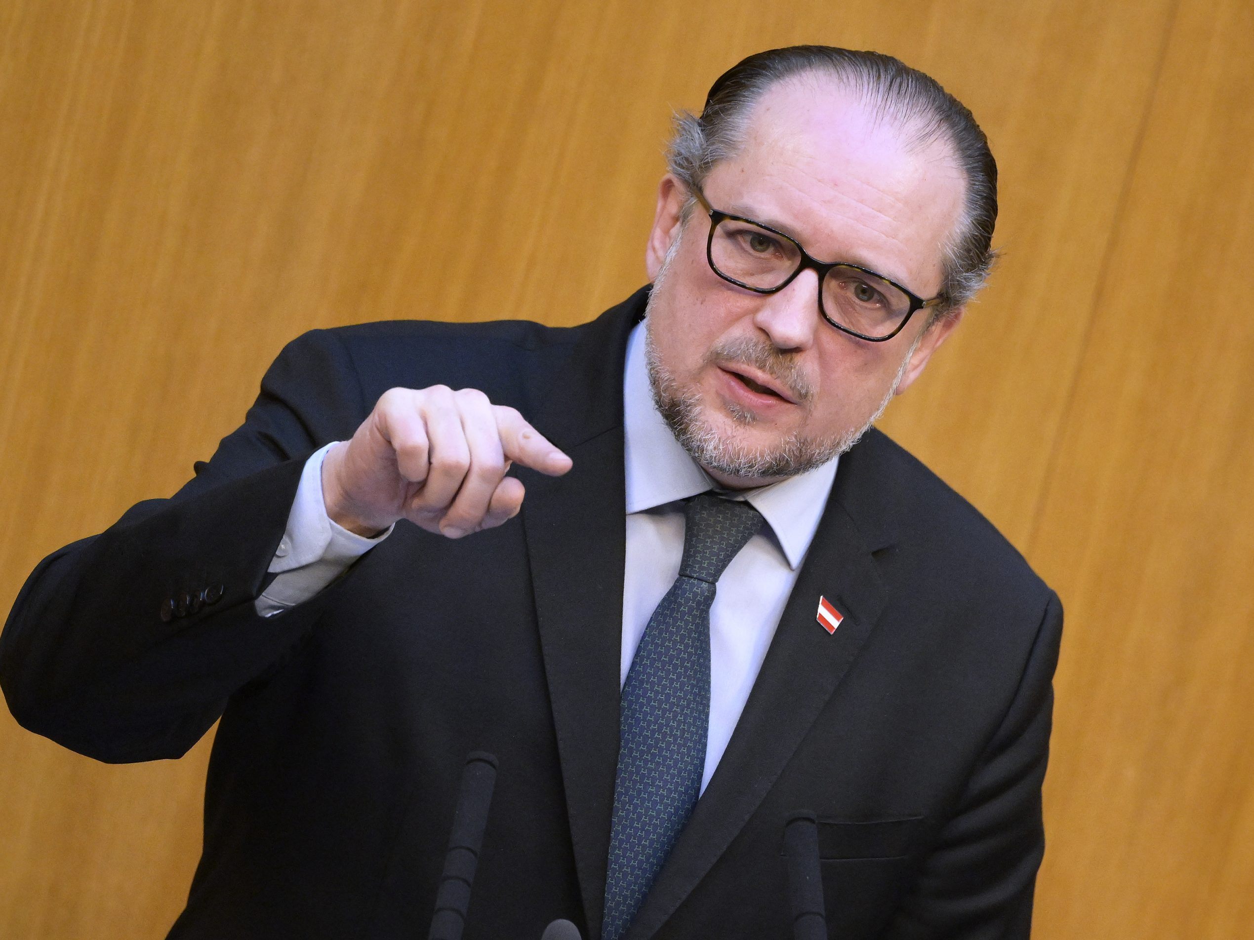 Schallenberg gibt eine Regierungserklärung.
