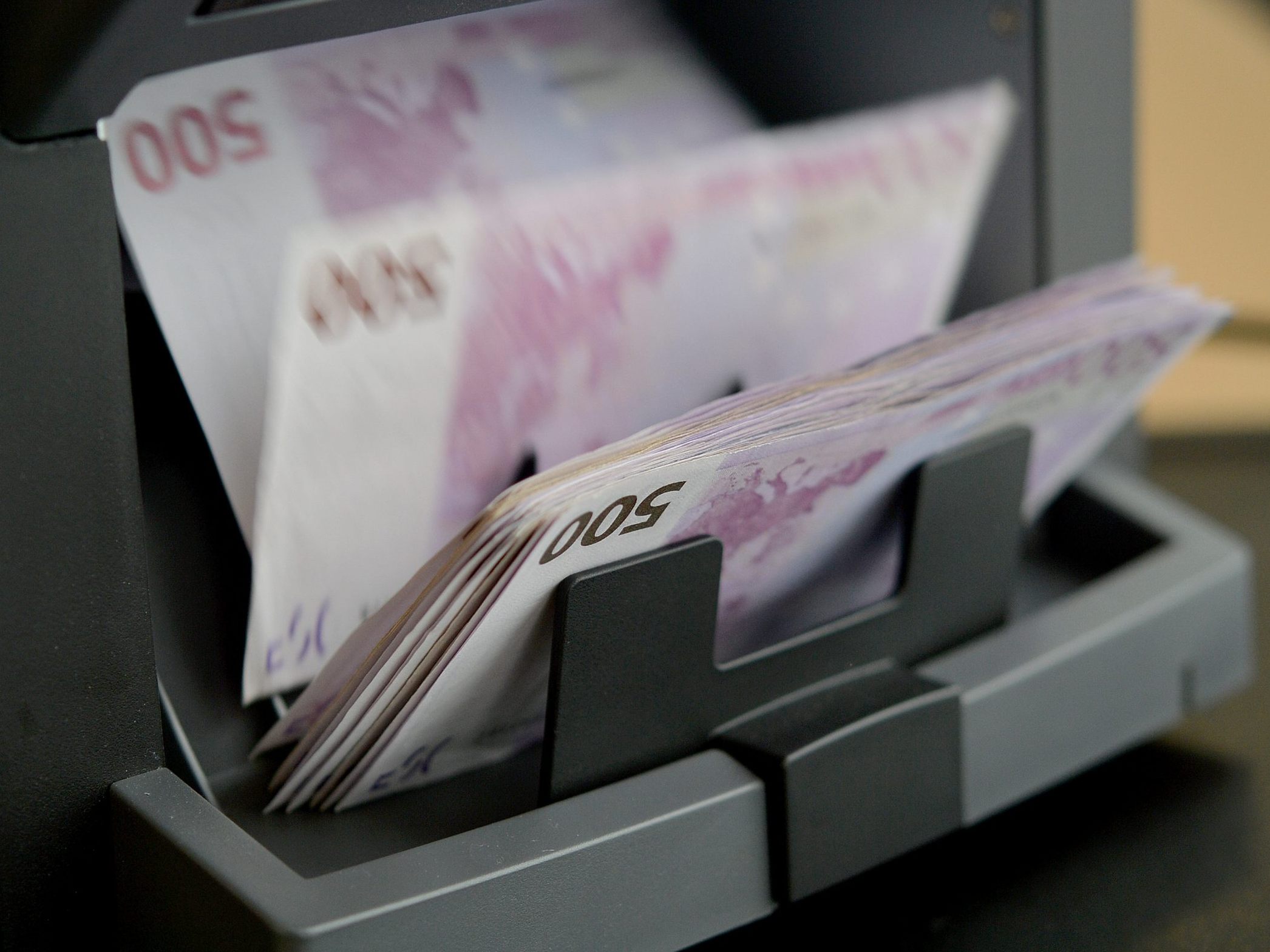 Nach der SPÖ fordert nun auch die FPÖ eine Bankenabgabe.