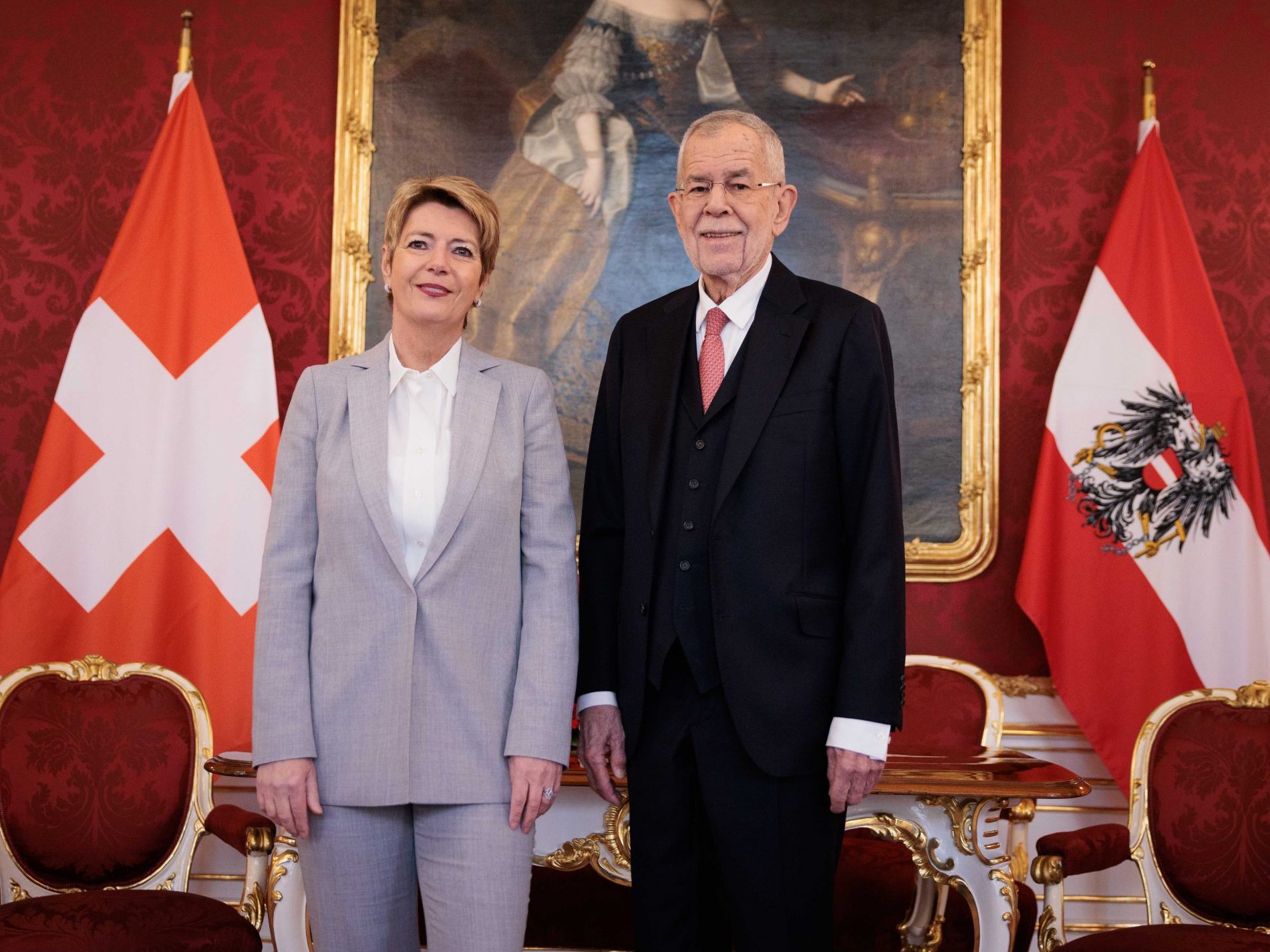 Bundespräsident Van der Bellen empfängt die Schweizer Bundespräsidentin Karin Keller-Sutter.