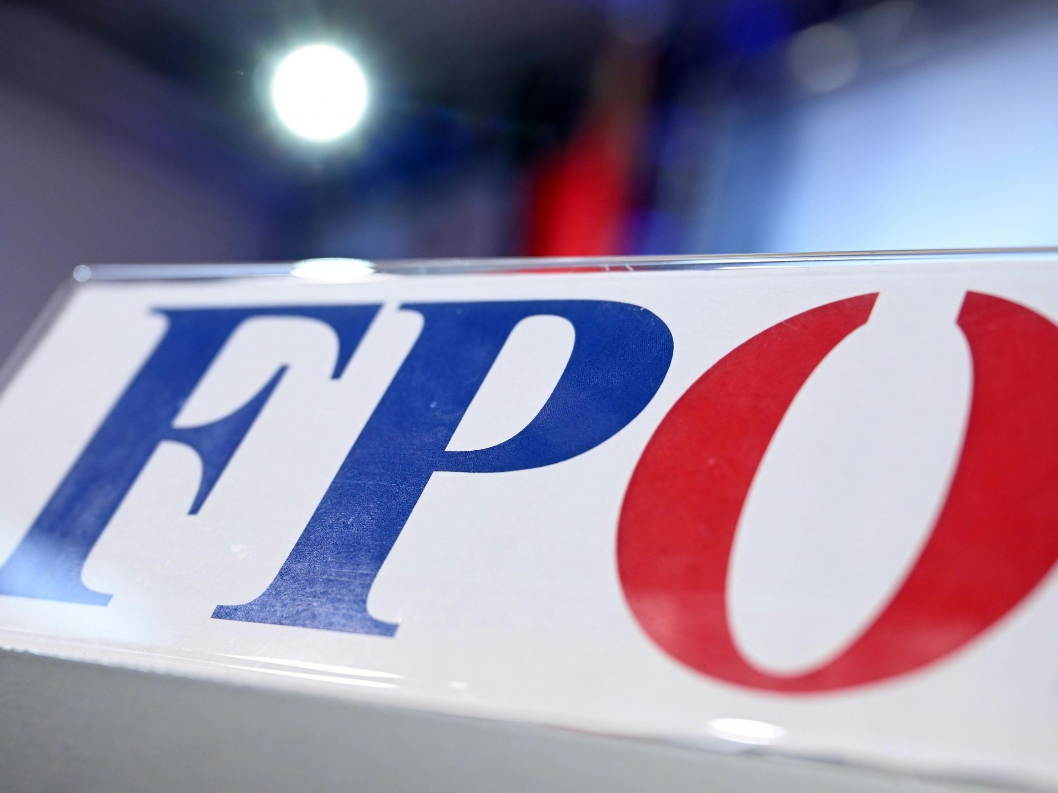 Kritik an den Kontakten der FPÖ kam von SPÖ und Grünen.