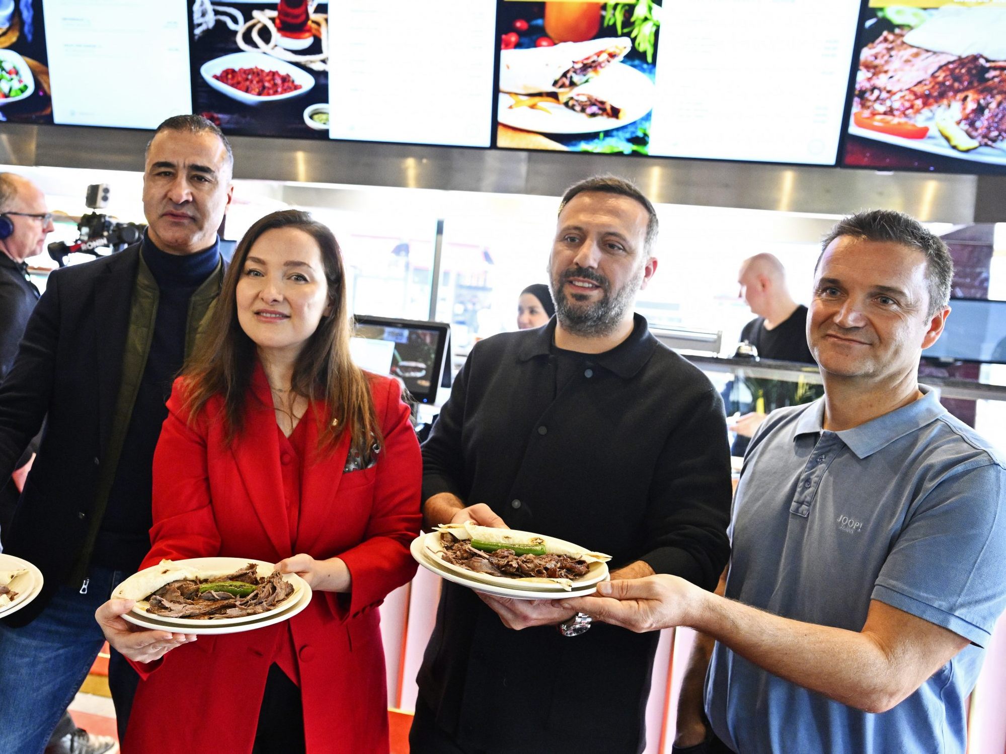 Mediengespräch zum Thema "Qualität, Fairness und Verlässlichkeit: Wien steht für klare Regeln in der Gastronomie". Mediengespräch zum Thema "Qualität, Fairness und Verlässlichkeit: Wien steht für klare Regeln in der Gastronomie".