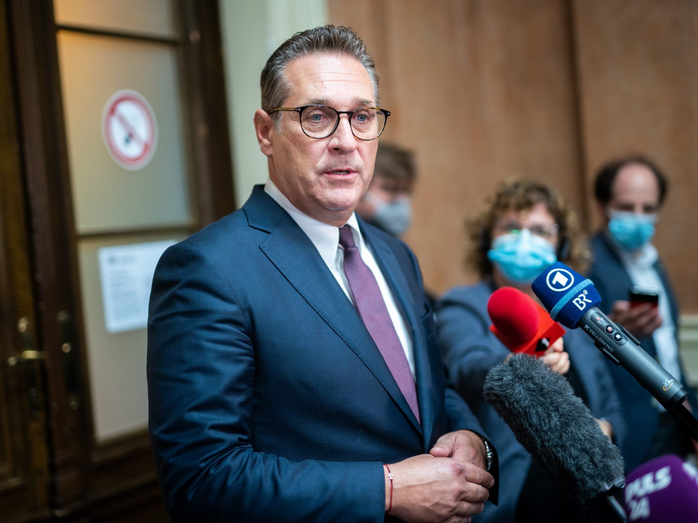 HC Strache sammelt Unterstützungserklärungen für die Wien-Wahl.