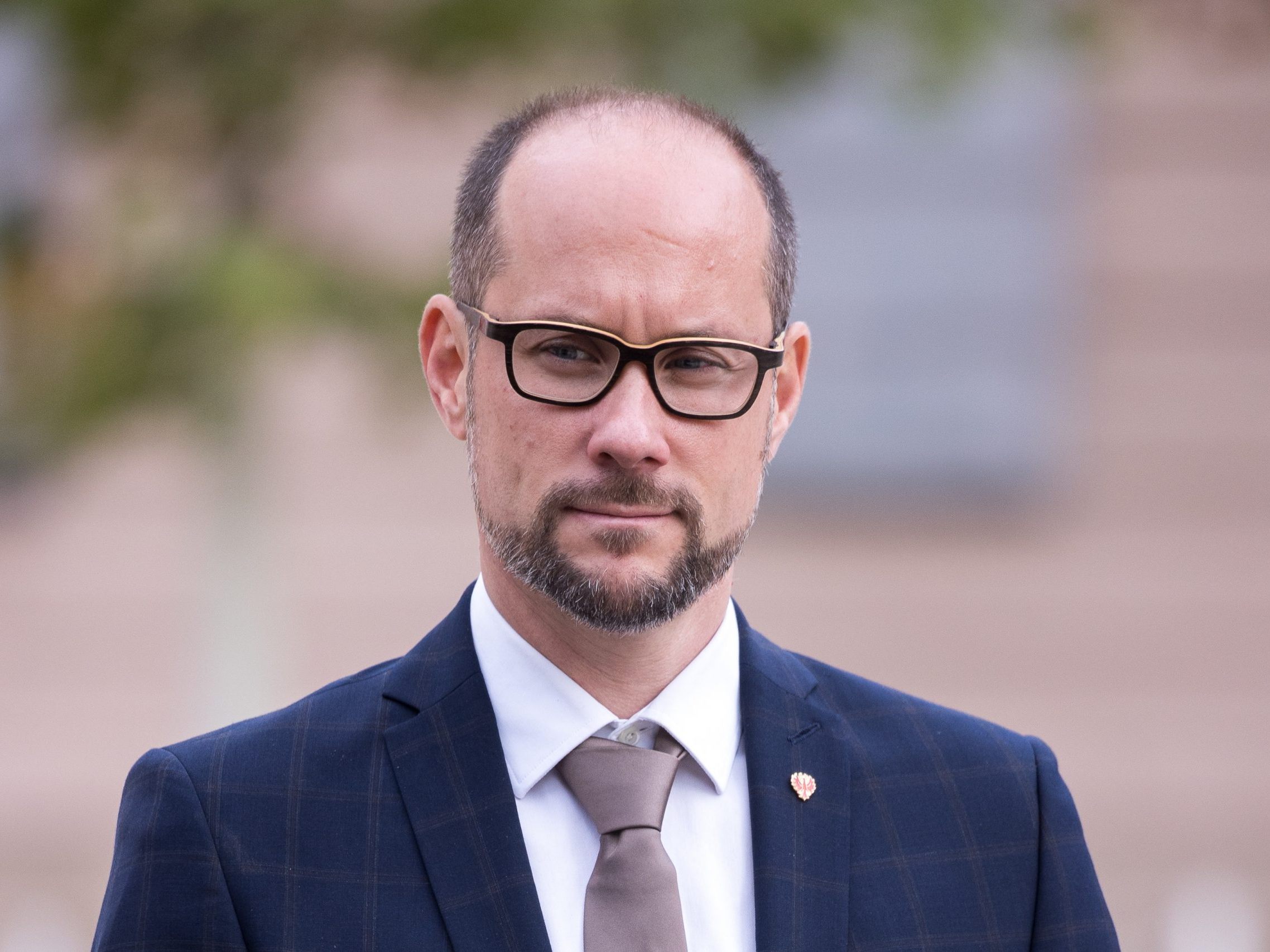 Wirtschaftslandesrat Mario Gerber ist mit Kritik konfrontiert.
