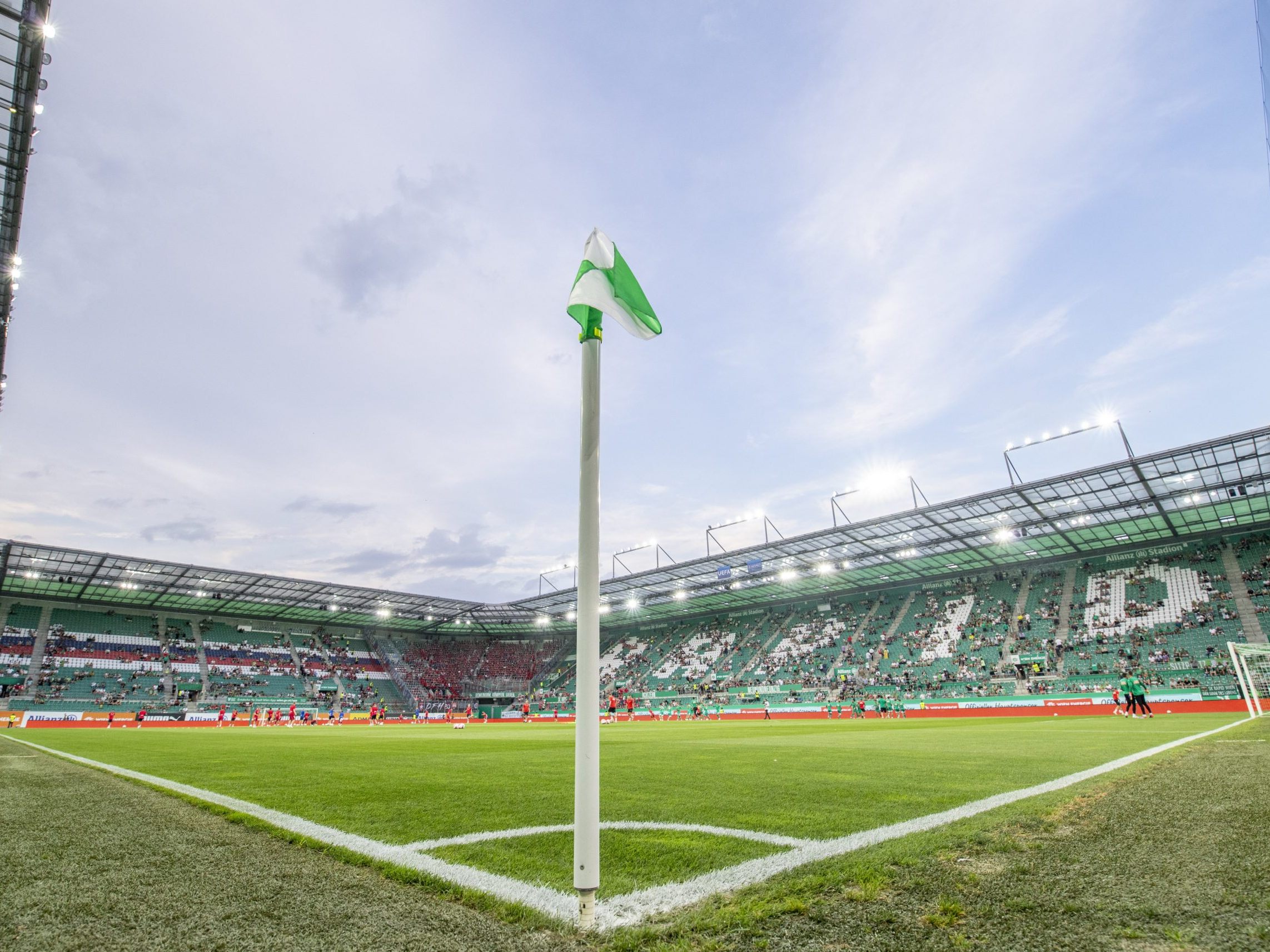 Amane von BK Häcken zu Rapid. Amane von BK Häcken zu Rapid.