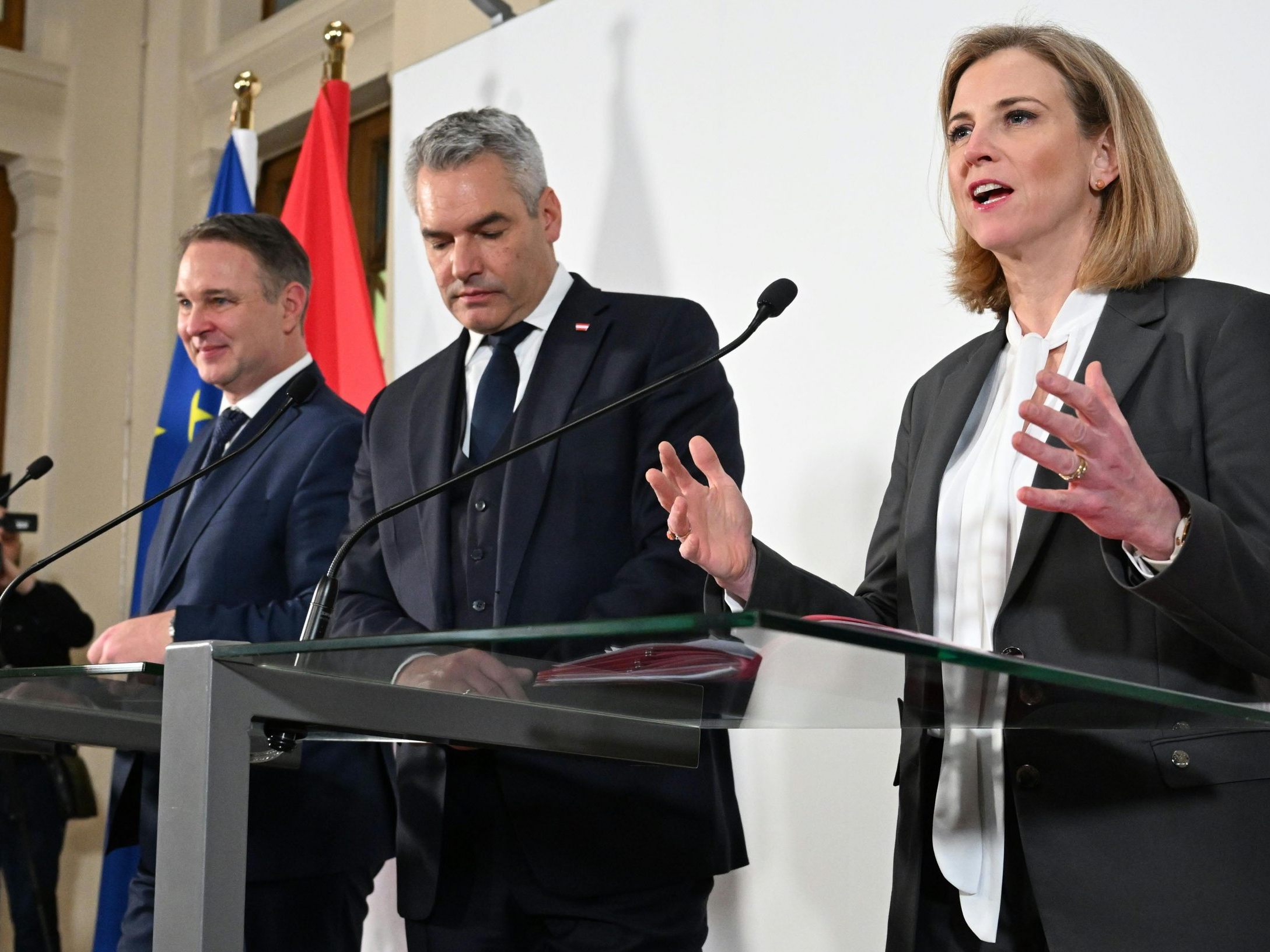 Die Parteichefs verhandeln am Freitag weiter. Die Parteichefs verhandeln am Freitag weiter.