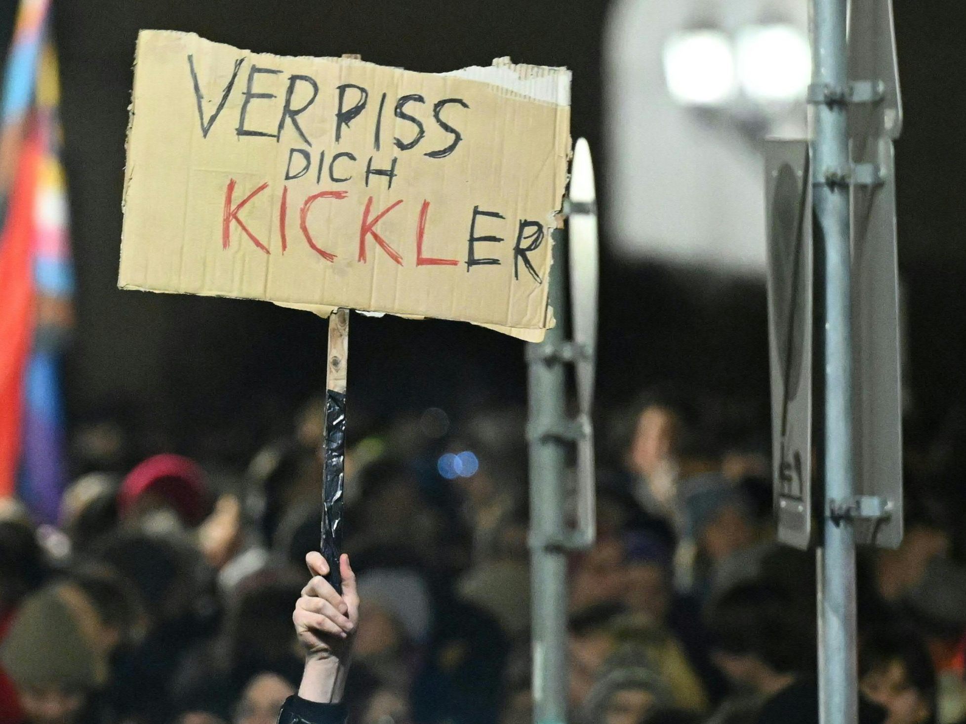 Die Proteste gegen Blau-Schwarz gehen weiter.