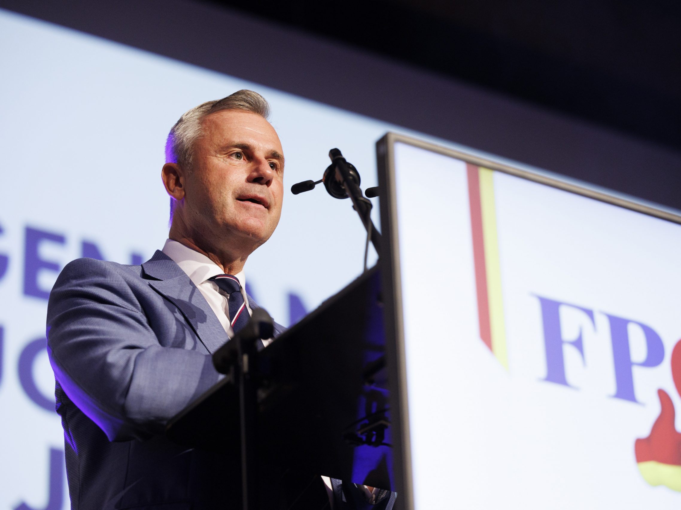 Norbert Hofer kann sich heute wohl auf ein neues Rekordergebnis für die Blauen im Burgenland freuen. Norbert Hofer kann sich heute wohl auf ein neues Rekordergebnis für die Blauen im Burgenland freuen.