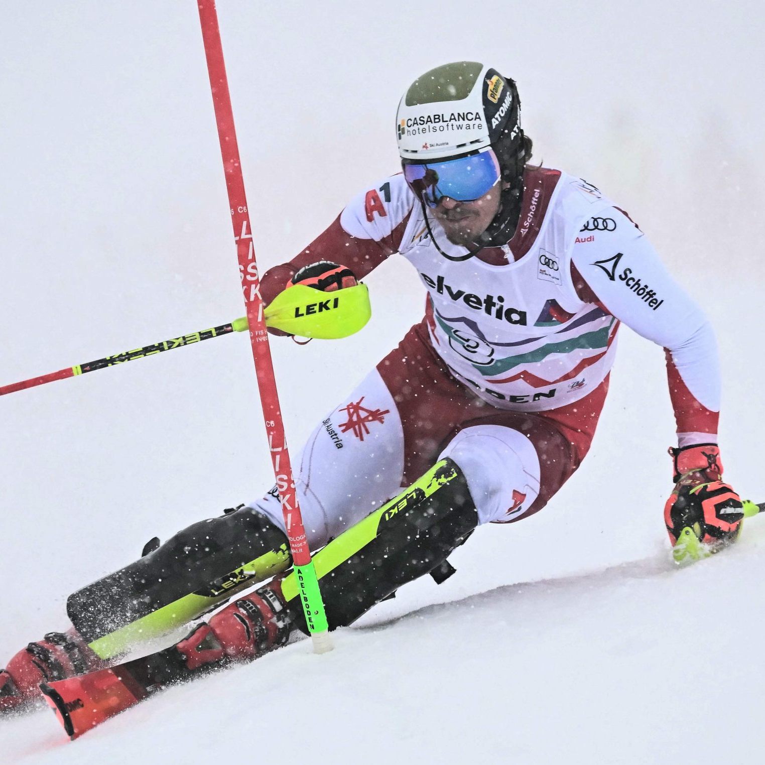 Manuel Feller führt nach dem ersten Durchgang in Adelboden.