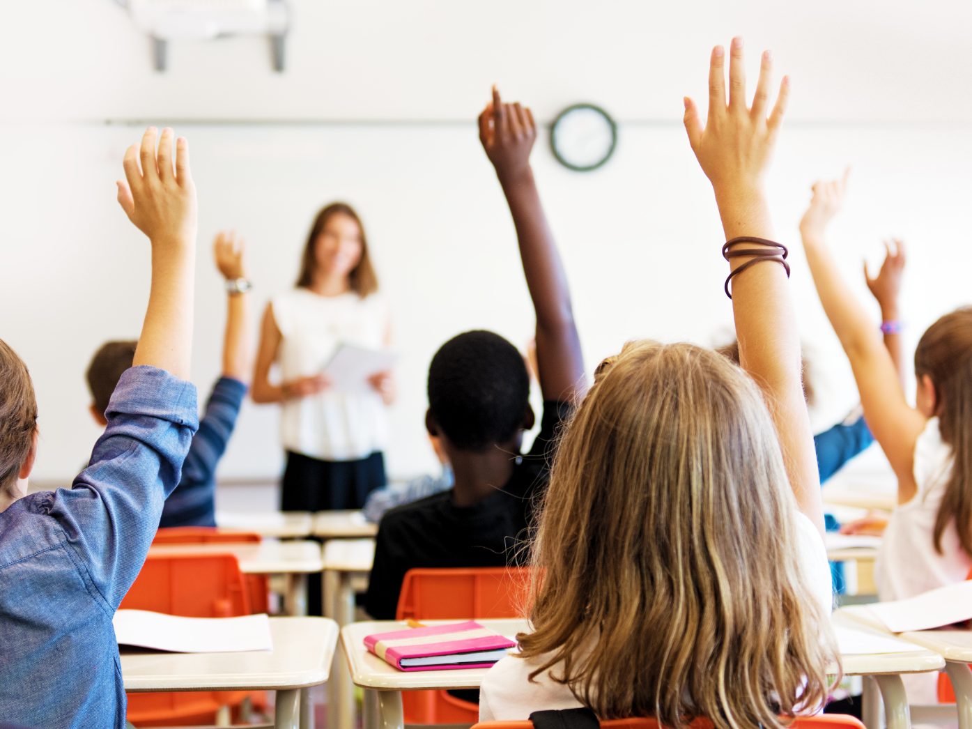 Über den Familiennachzug kamen eineinhalb Jahre lang jeden Monat 300 Kinder neu an Wiens Schulen, zuletzt sind die Zahlen wieder zurückgegangen. Über den Familiennachzug kamen eineinhalb Jahre lang jeden Monat 300 Kinder neu an Wiens Schulen, zuletzt sind die Zahlen wieder zurückgegangen.
