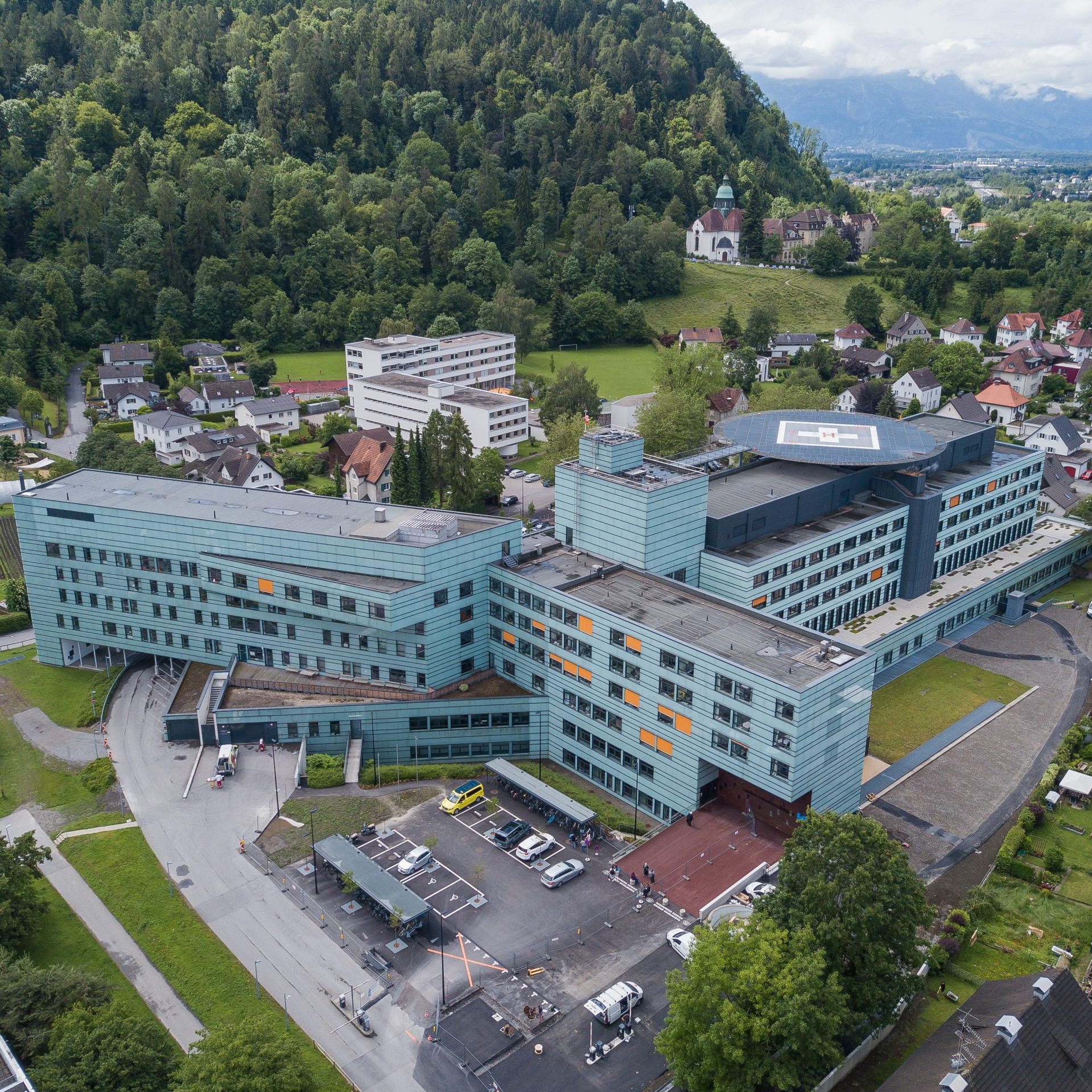 Mehrere Personen sind aktuell aufgrund einer Legionelleninfektion im Landeskrankenhaus Bregenz.