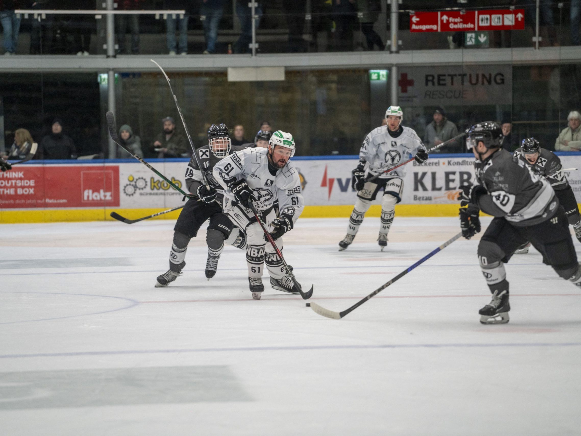 Der SC SAMINA Hohenems feierte im dritten Derby gegen die Dornbirn Bulldogs den zweiten Erfolg.