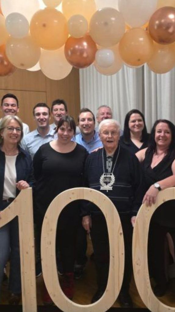 Jubilar Gebhard Sinz feierte im Kreise seiner Lieben.