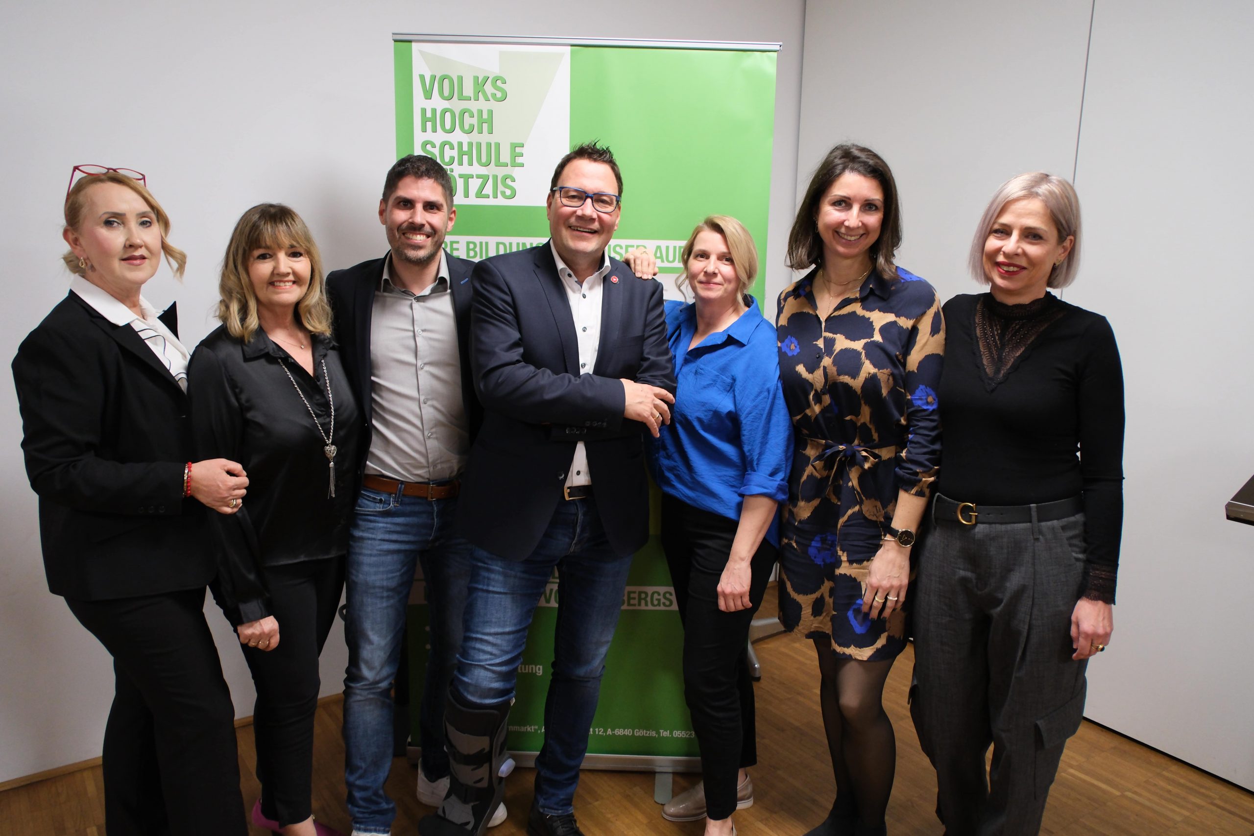 Team: Dijana Idzanovic, Daniela Mandl, Bastian Kresser, Stefan Fischnaller, Katrin Yamaguchi, Anja Gilg, Sabine Holler Team: Dijana Idzanovic, Daniela Mandl, Bastian Kresser, Stefan Fischnaller, Katrin Yamaguchi, Anja Gilg, Sabine Holler