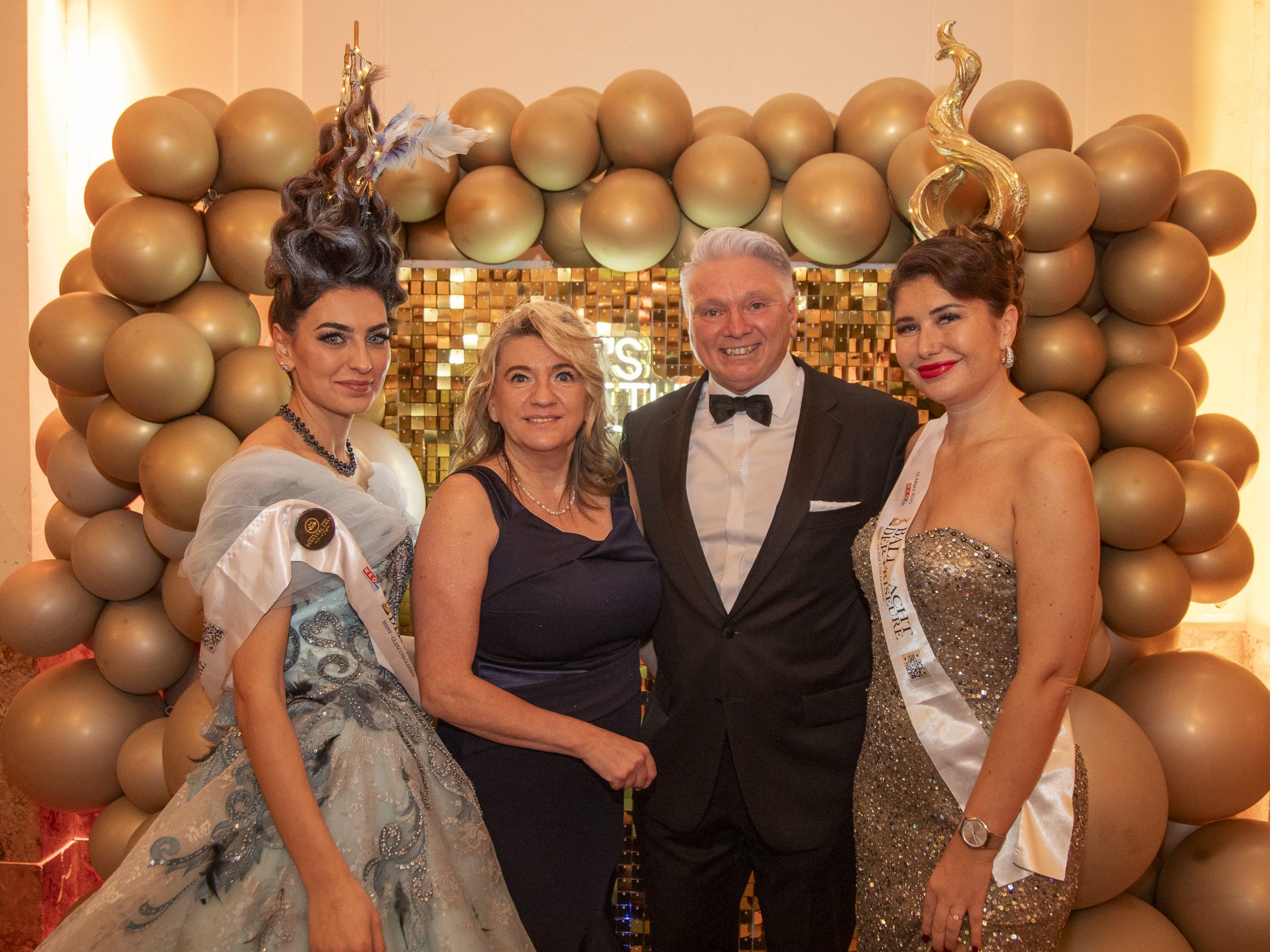 Die Organisatoren Gabi und Robert Schwenk (mitte) laden wieder zur Ballnacht der Friseure. Die Organisatoren Gabi und Robert Schwenk (mitte) laden wieder zur Ballnacht der Friseure.