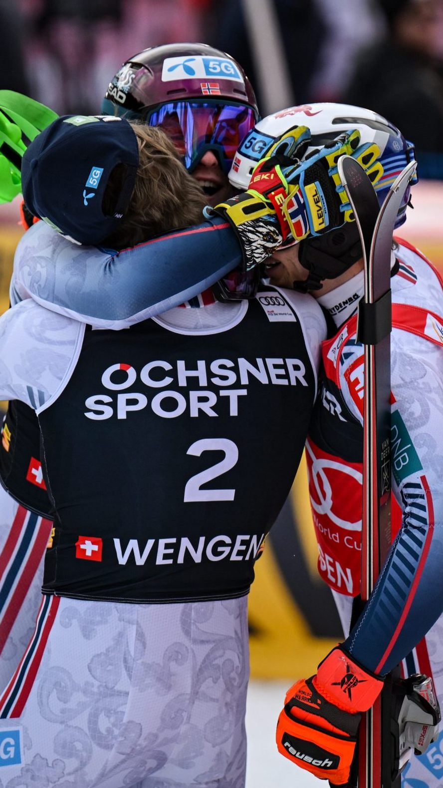 Atle Lie McGrath, Timon Haugan und Henrik Kristoffersen jubeln über Dreifach-Sieg.