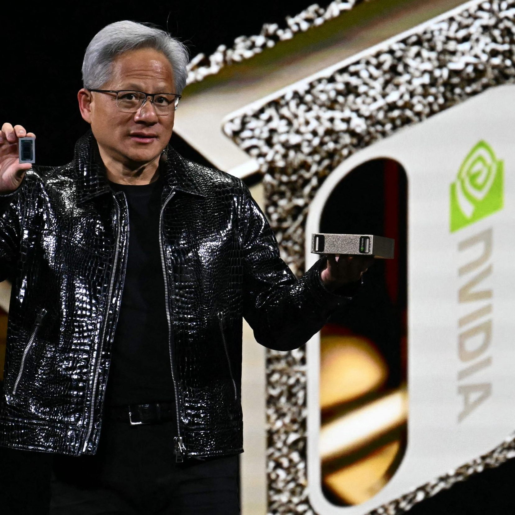 Nvidia CEO Jensen Huang bei einer Präsentation im Jänner 2025.