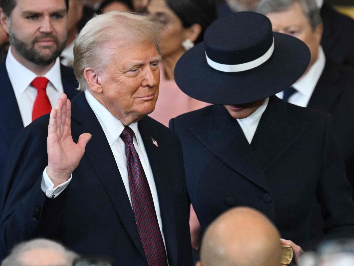 Es ist Trumps zweite Amtszeit - Staatsoberhaupt will zahlreiche Dekrete unterzeichnen. Es ist Trumps zweite Amtszeit - Staatsoberhaupt will zahlreiche Dekrete unterzeichnen.