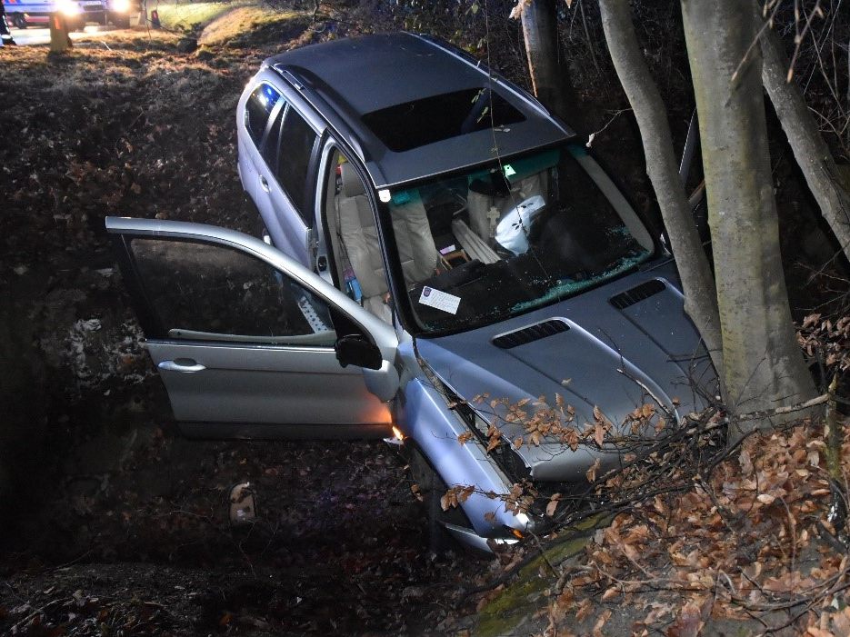 Drei Personen wurden bei dem Unfall verletzt. Drei Personen wurden bei dem Unfall verletzt.