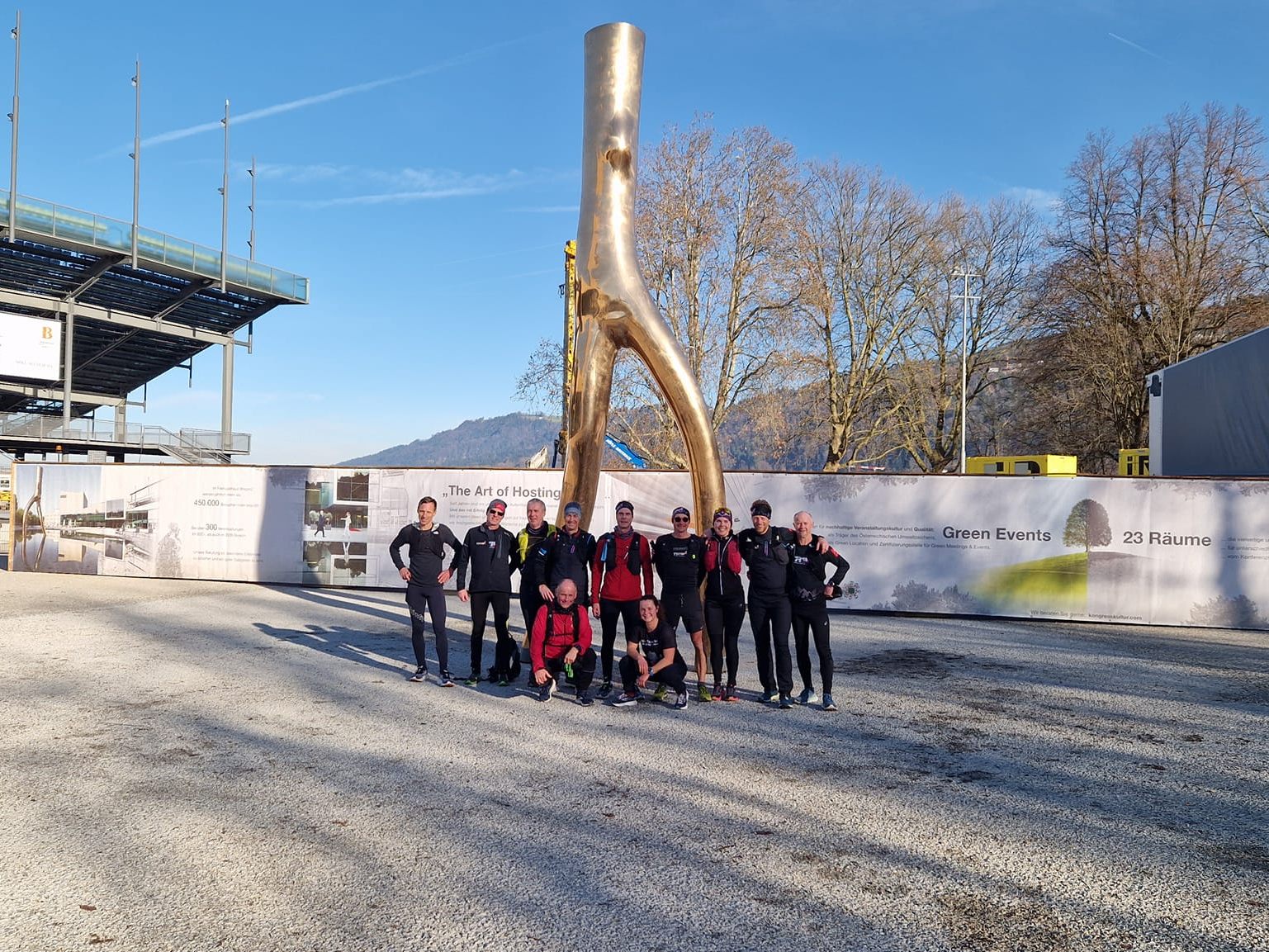 Einige Teilnehmer des Xiberg Extreme nach der Zielankunft in Bregenz 2024