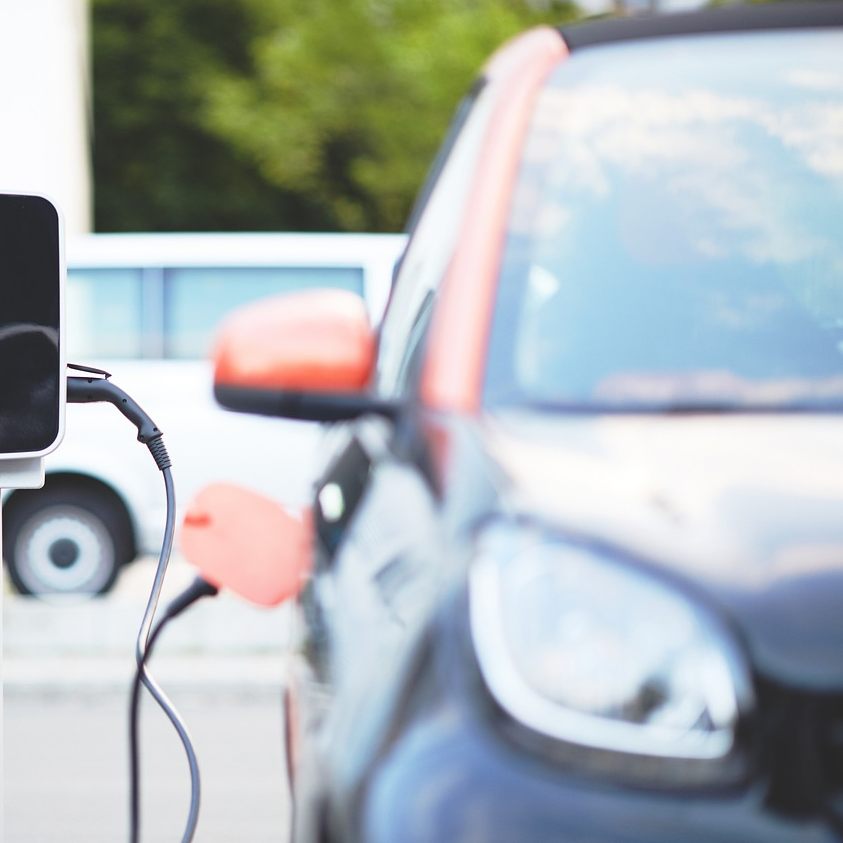 Die Preise für gebrauchte E-Autos sind laut AutoScout24 deutlich gesunken.