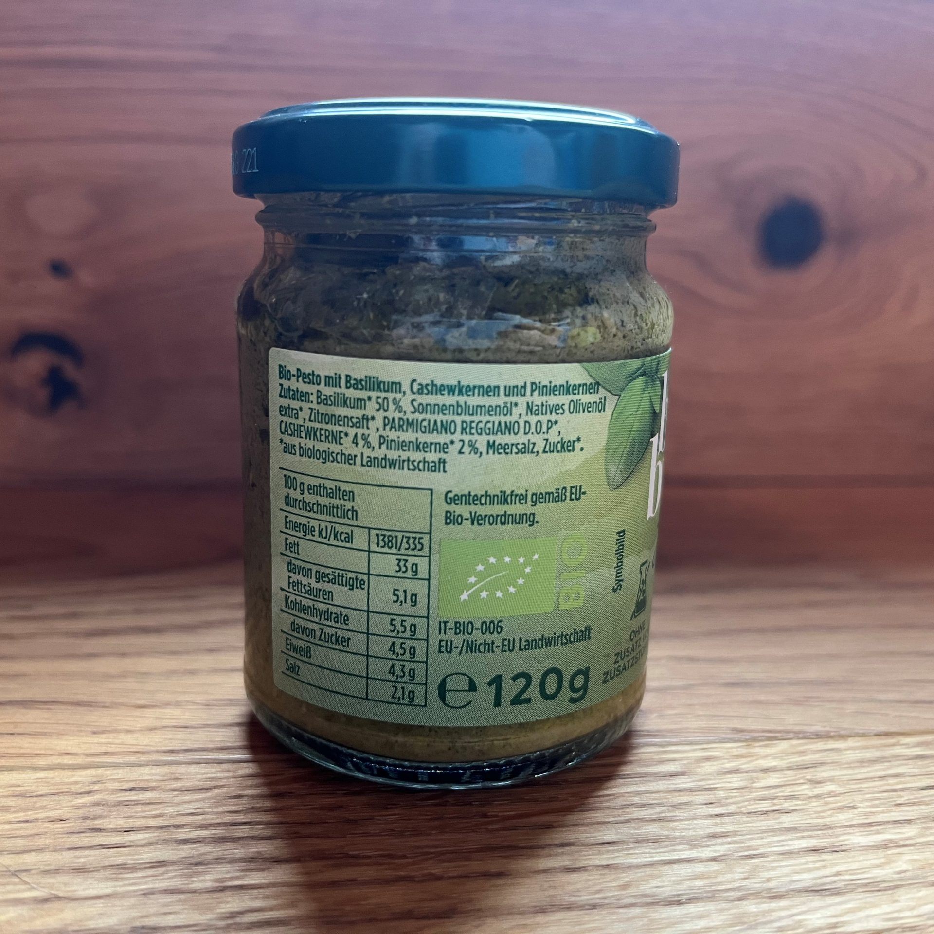 Die grünen Pestos im Supermarkt sind häufig nicht nach dem Genovese-Originalrezept hergestellt, auch wenn Genovese darauf steht.