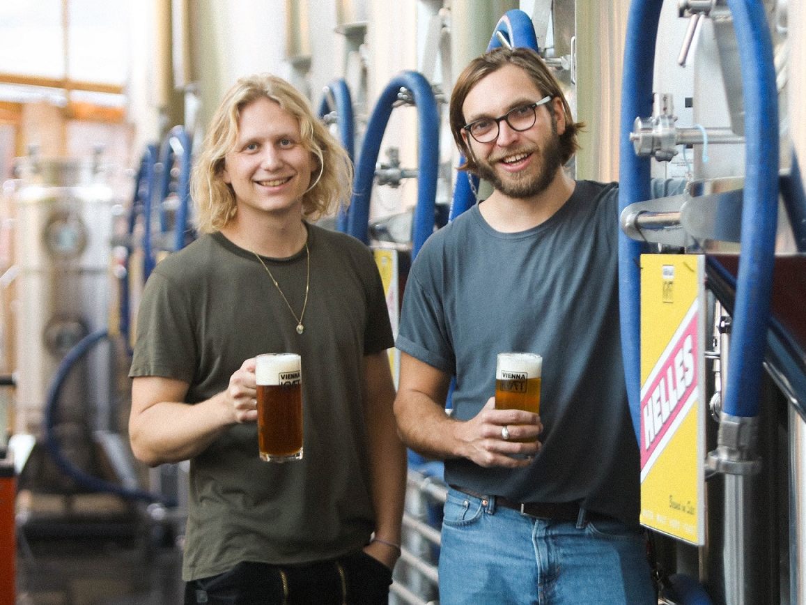 Portrait der Gründer des Gleis//Garten Felix Bollen und Anton Borkmann.