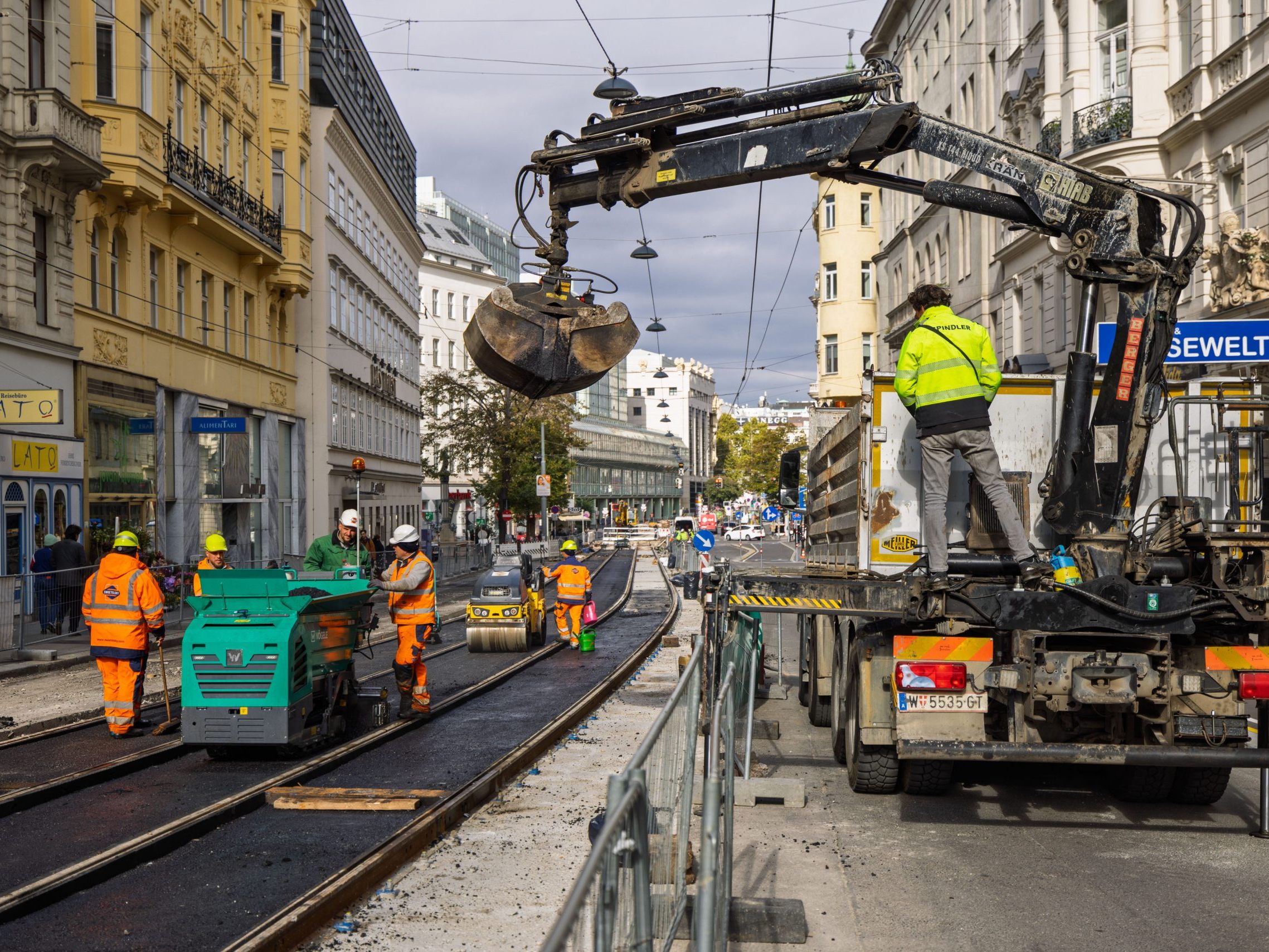 Die Wiener Linien starten in die Gleisbausaison. Die Wiener Linien starten in die Gleisbausaison.