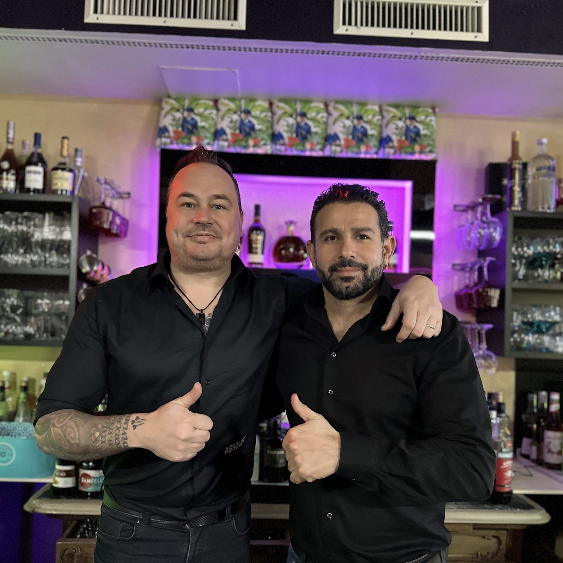 Mike Erath mit Barchef Fehmi Gül im neuen Paschanga 2.0.
