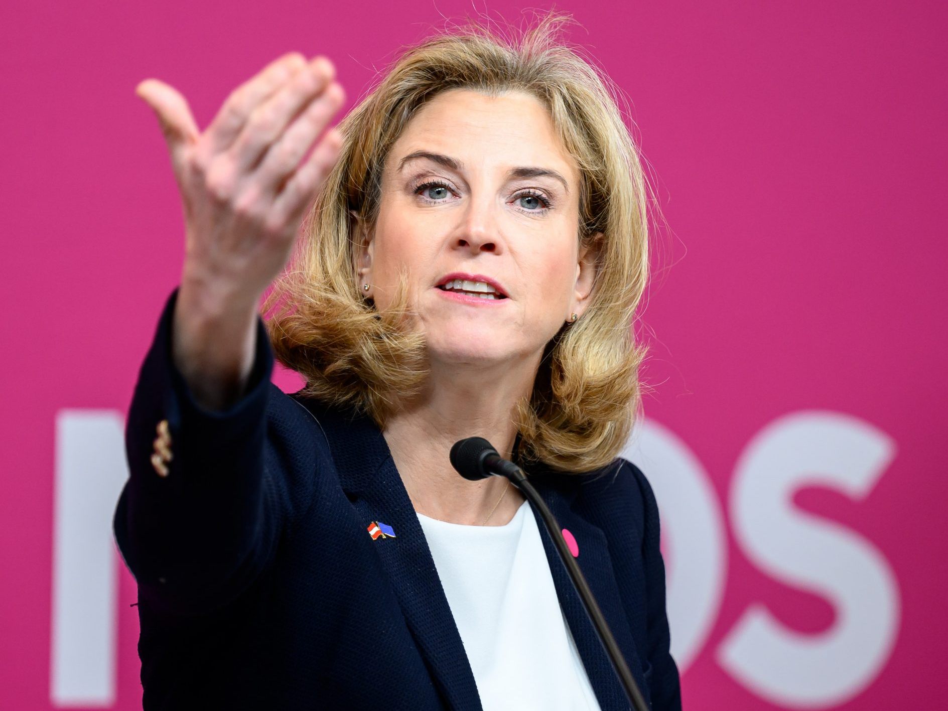 Auch Meinl-Reisinger buhlt nun um die ÖVP. Auch Meinl-Reisinger buhlt nun um die ÖVP.