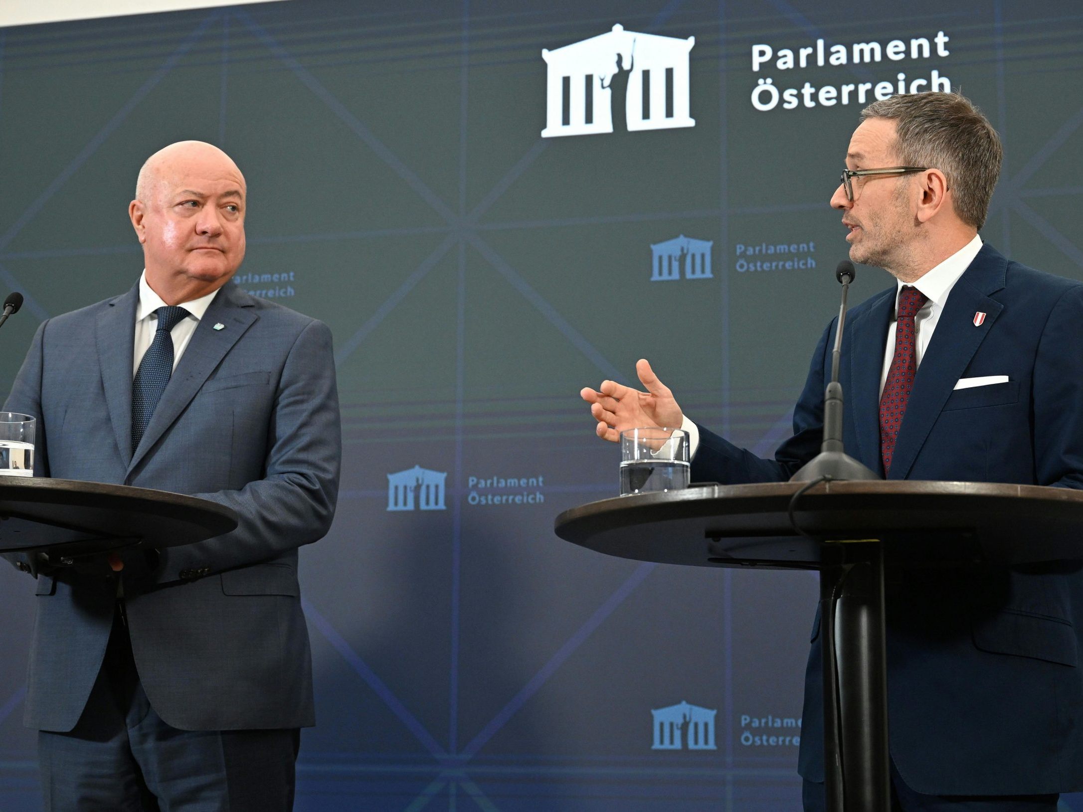 ÖVP und FPÖ halten Koalitionsverhandlungen am Laufen.