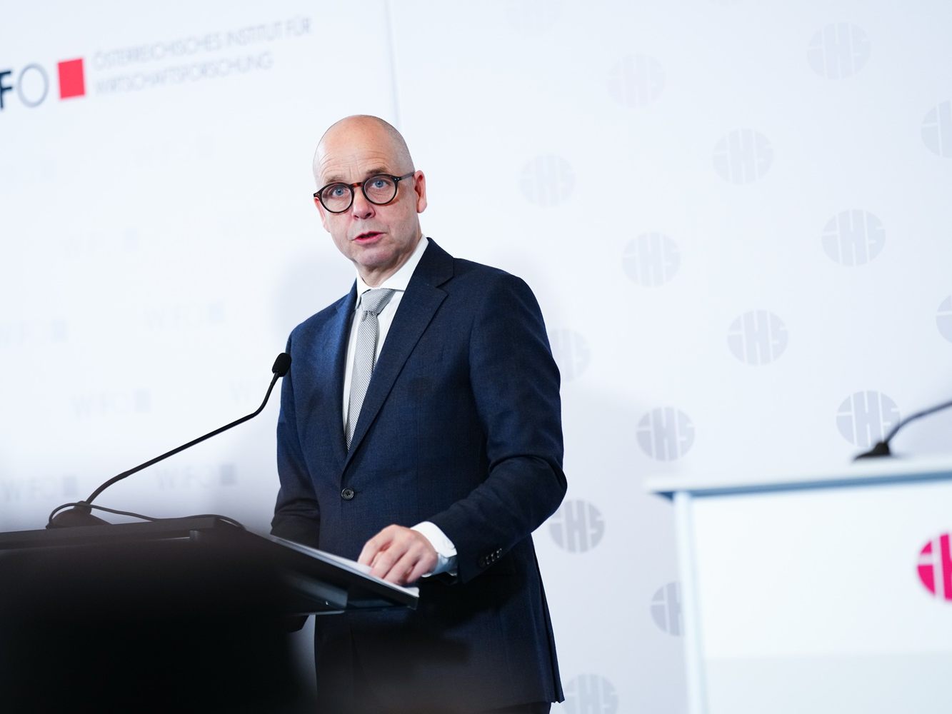 Bonin blickte auf Regierungsprogramm.