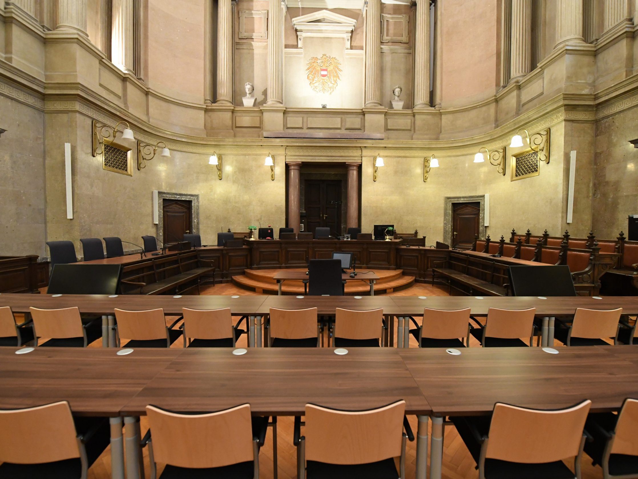 Die Frau wurde zu 32 Monate unbedingter Haft verurteilt. Die Frau wurde zu 32 Monate unbedingter Haft verurteilt.