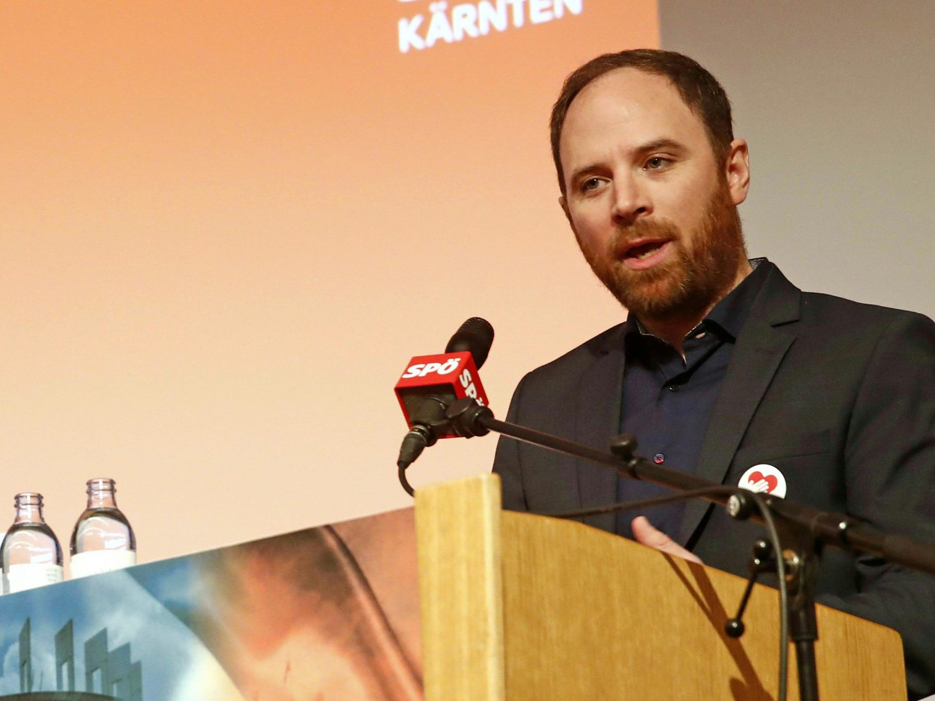 Klaus Seltenheim und nannte die Verhandlungen ein "unwürdiges Schauspiel". Klaus Seltenheim und nannte die Verhandlungen ein "unwürdiges Schauspiel".
