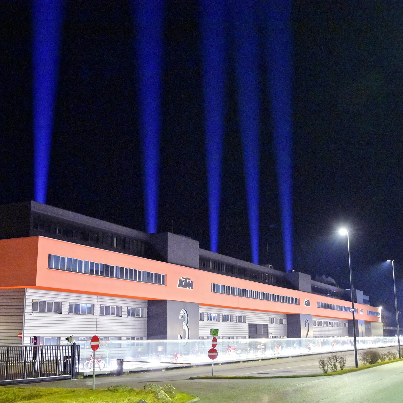 Beleuchtung bei KTM-Werk in Mattighofen.