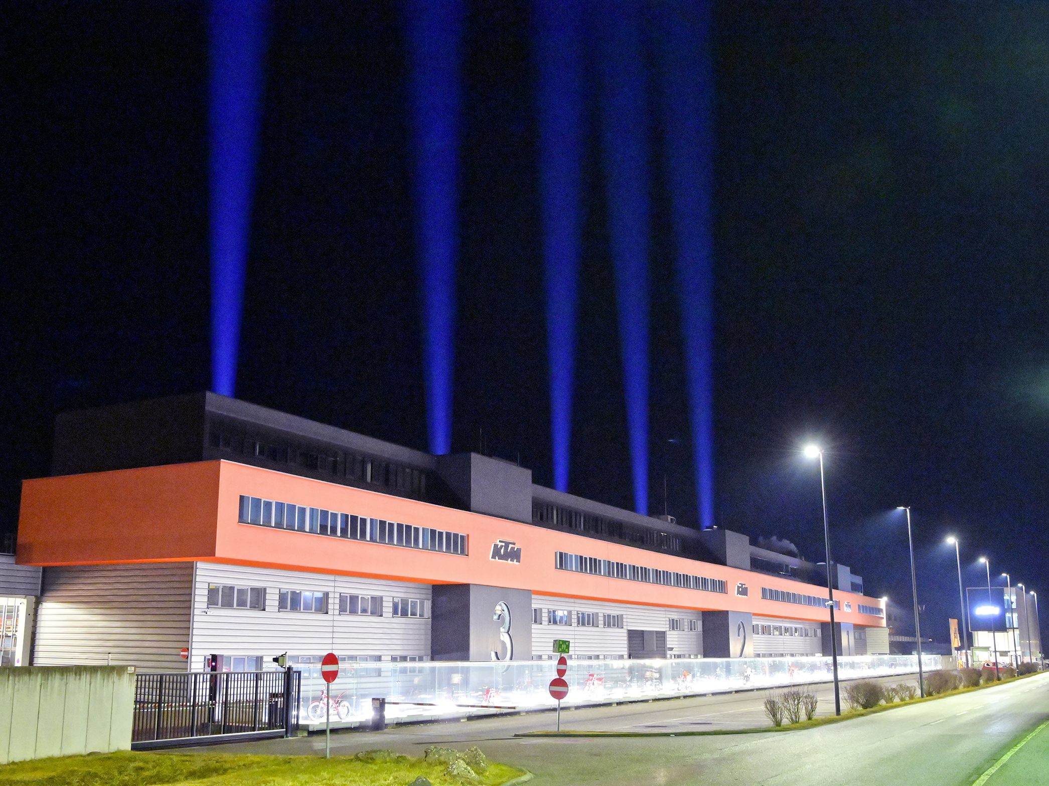 Beleuchtung bei KTM-Werk in Mattighofen.