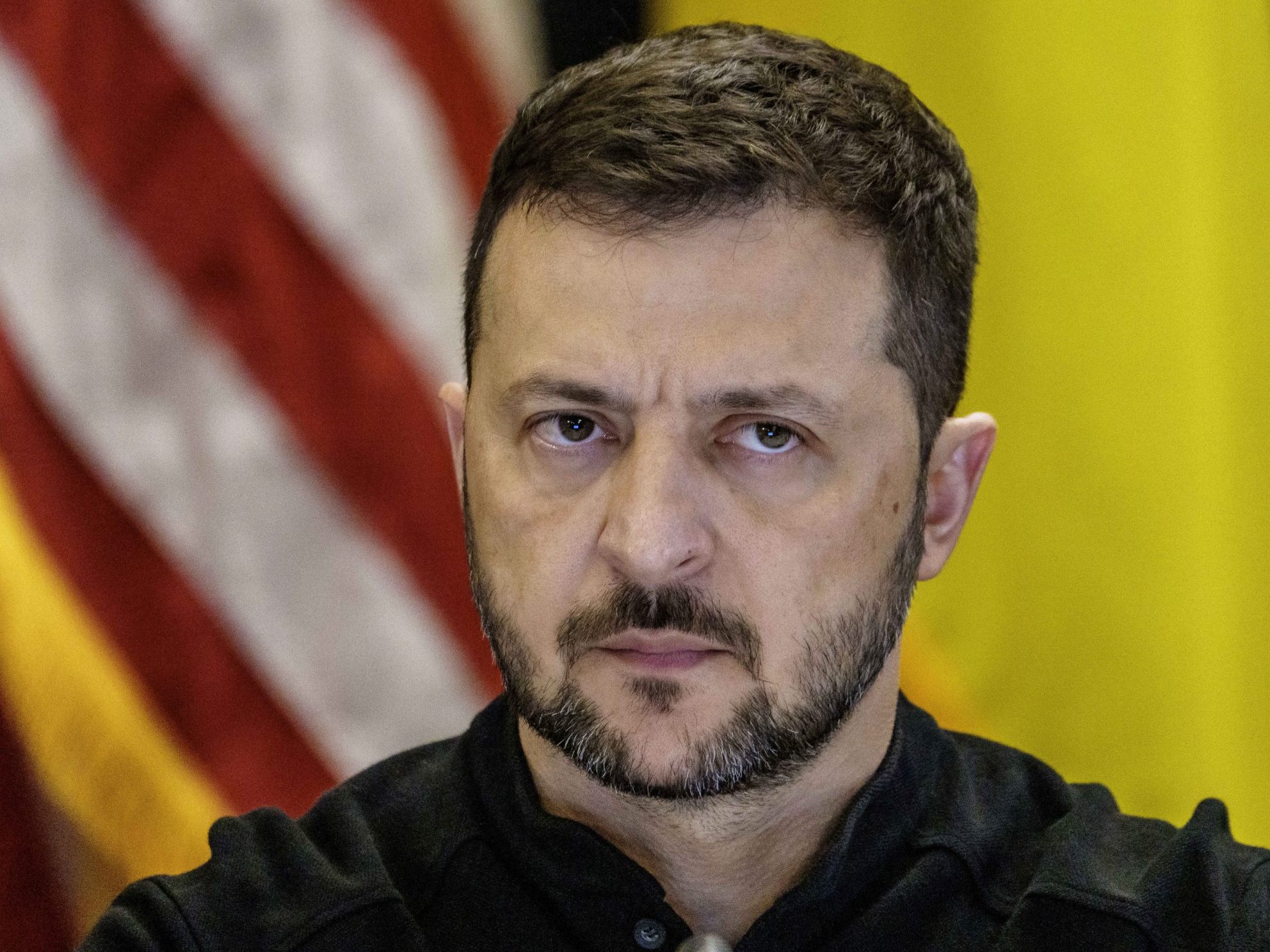 Selenskyj zieht seinen Rückzug in Erwägung. Selenskyj zieht seinen Rückzug in Erwägung.