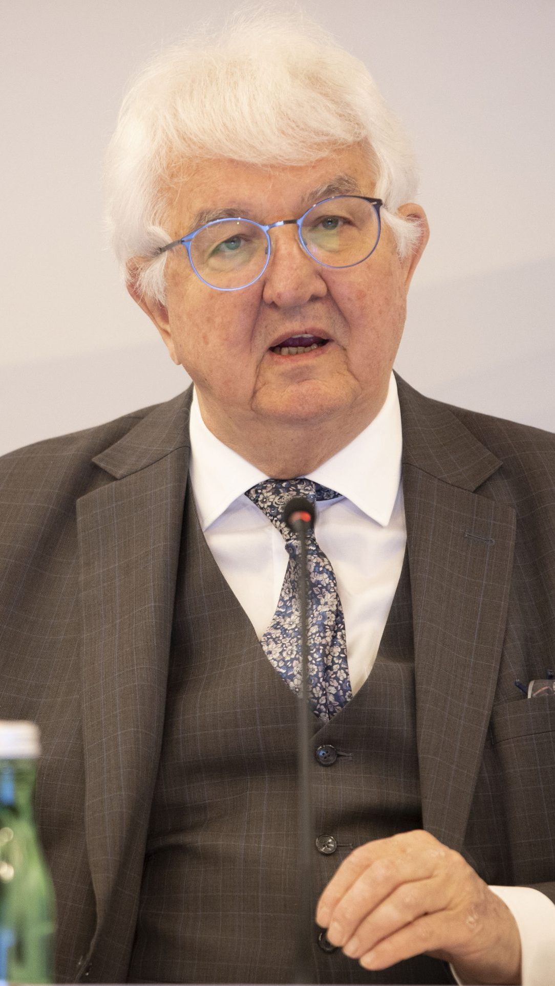 Für OeNB-Chef Holzmann ist ein drittes Rezessionsjahr nicht ausgeschlossen.