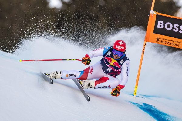 ABD0080_20220119 – KITZBHEL – STERREICH: Beat Feuz (SUI) whrend dem 1. Training fr die Abfahrt der Herren am Mittwoch, 19. Jnner 2022, anl. des 82. Hahnenkammrennens auf der Streif in Kitzbhel. – FOTO: APA/EXPA/JOHANN GRODER