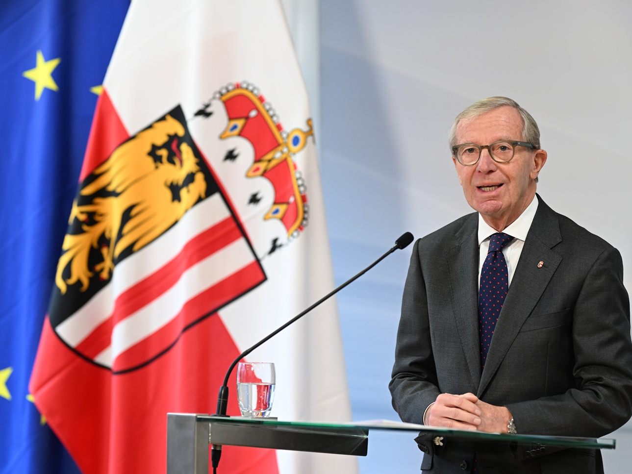 Haslauer ist Vorsitzender der Landeshauptleutekonferenz. Haslauer ist Vorsitzender der Landeshauptleutekonferenz.